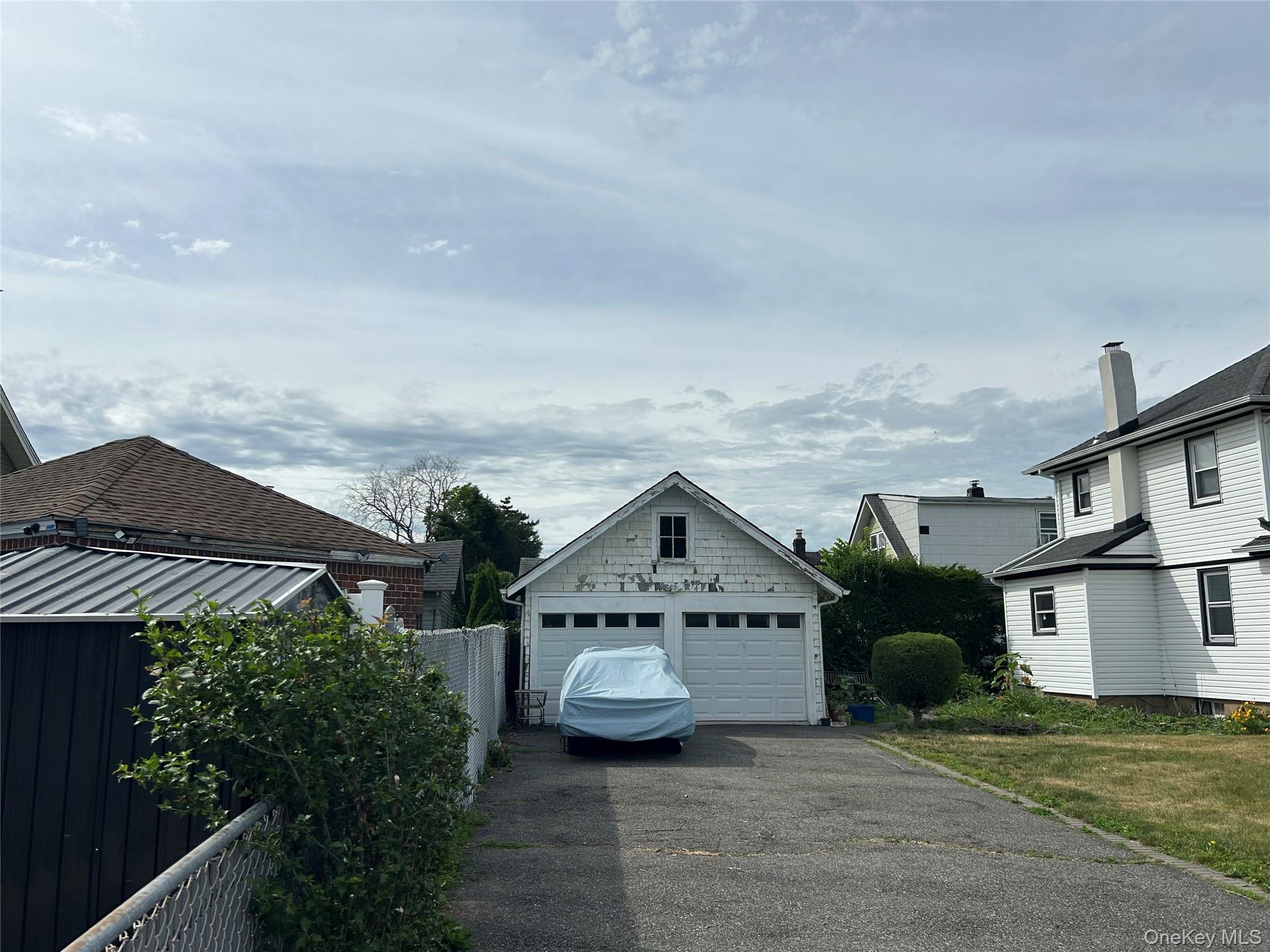 96 California Avenue – For Sale photo 3