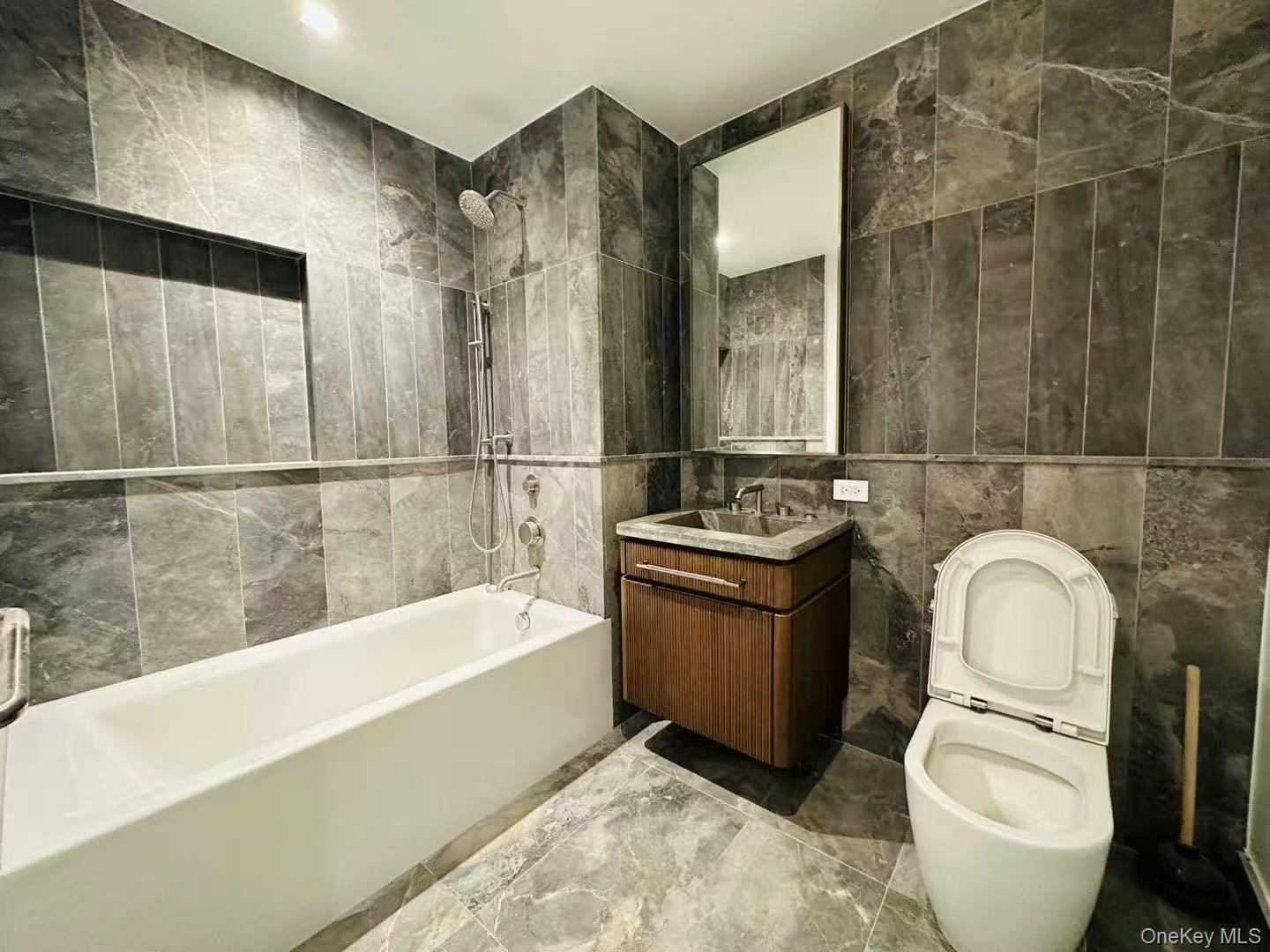 208 Delancey Street, Unit 10E photo 6
