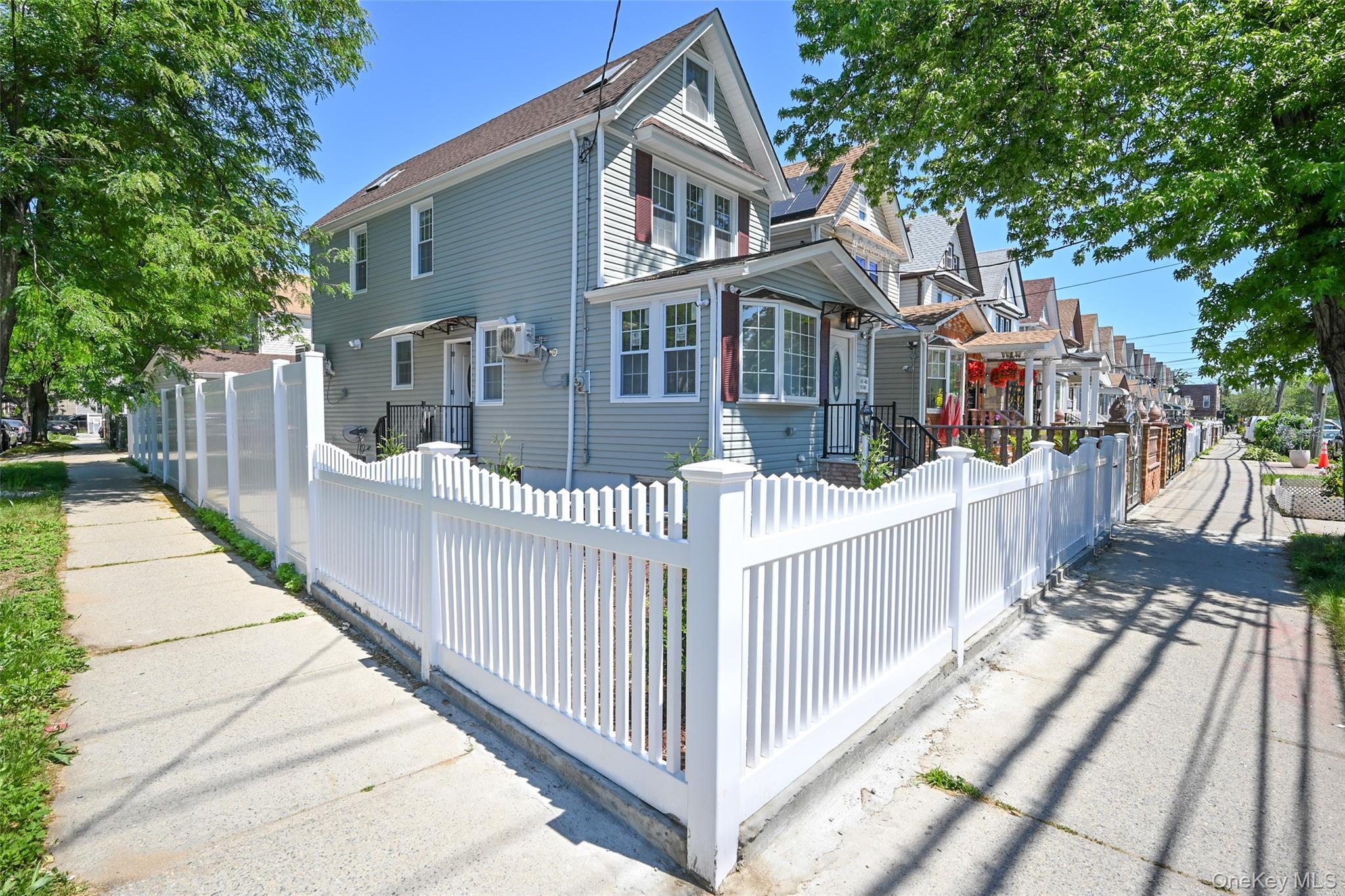 147-03 111th Avenue – For Sale photo 2