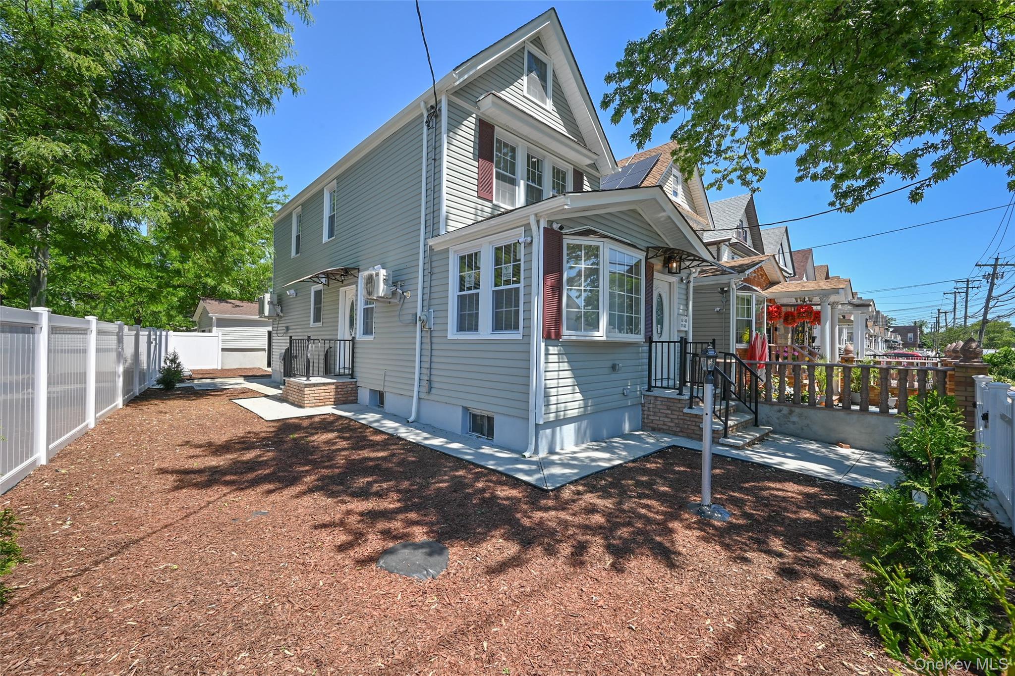 147-03 111th Avenue – For Sale photo 4