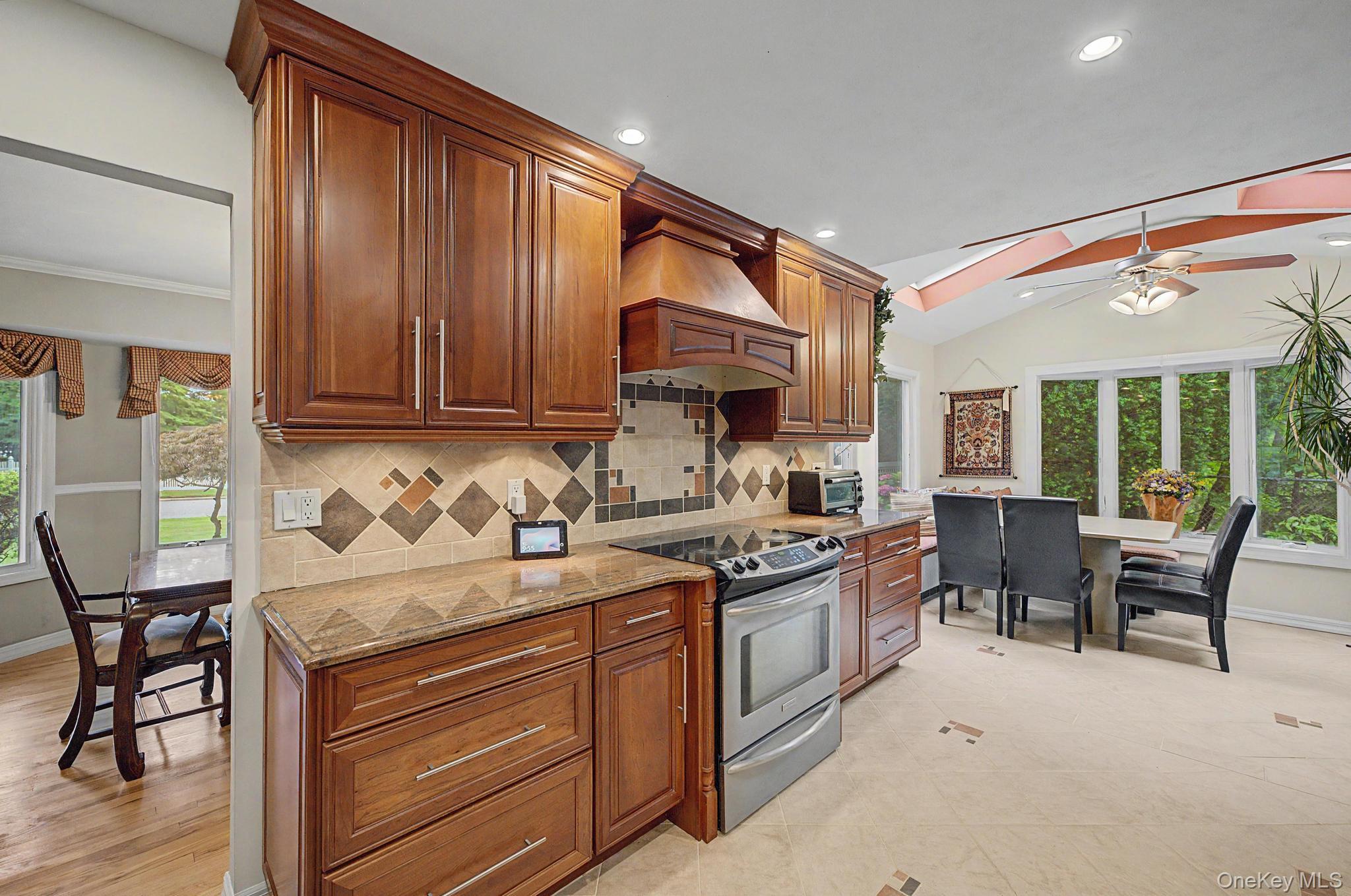 6 Field Daisy Lane – For Sale photo 12
