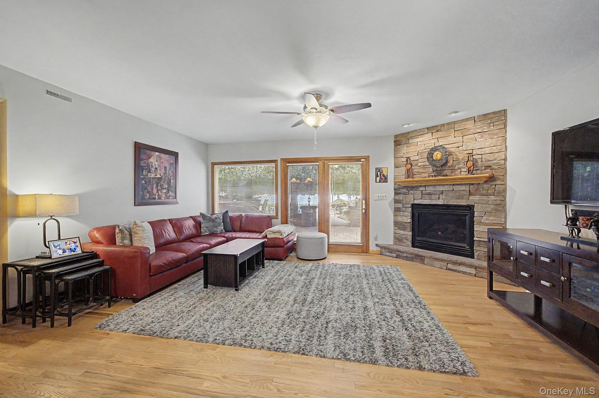 6 Field Daisy Lane – For Sale photo 9