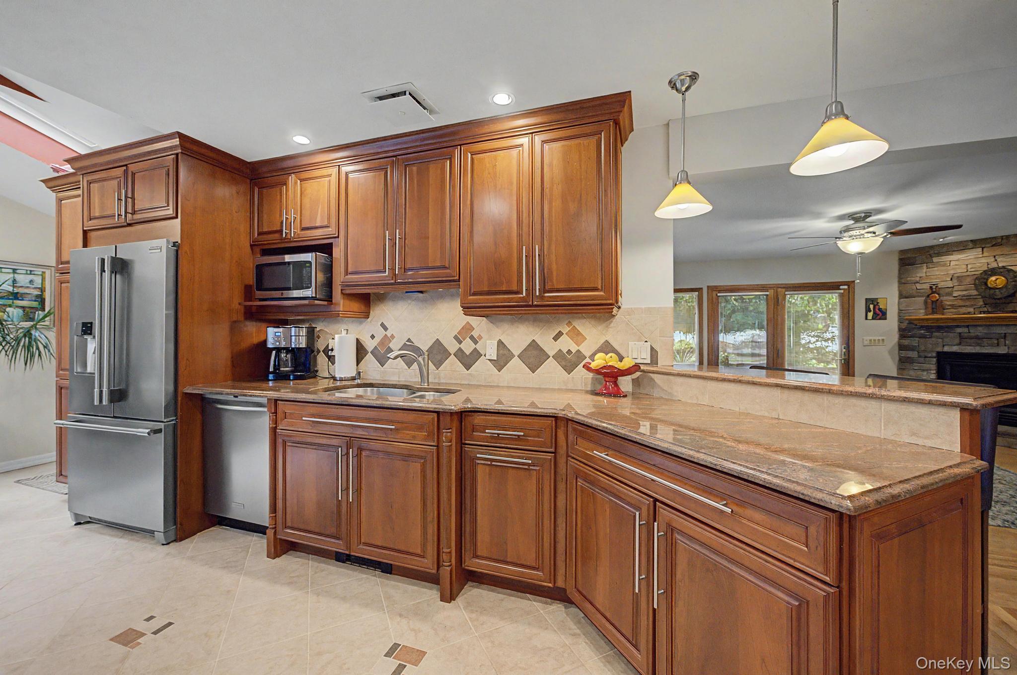 6 Field Daisy Lane – For Sale photo 13