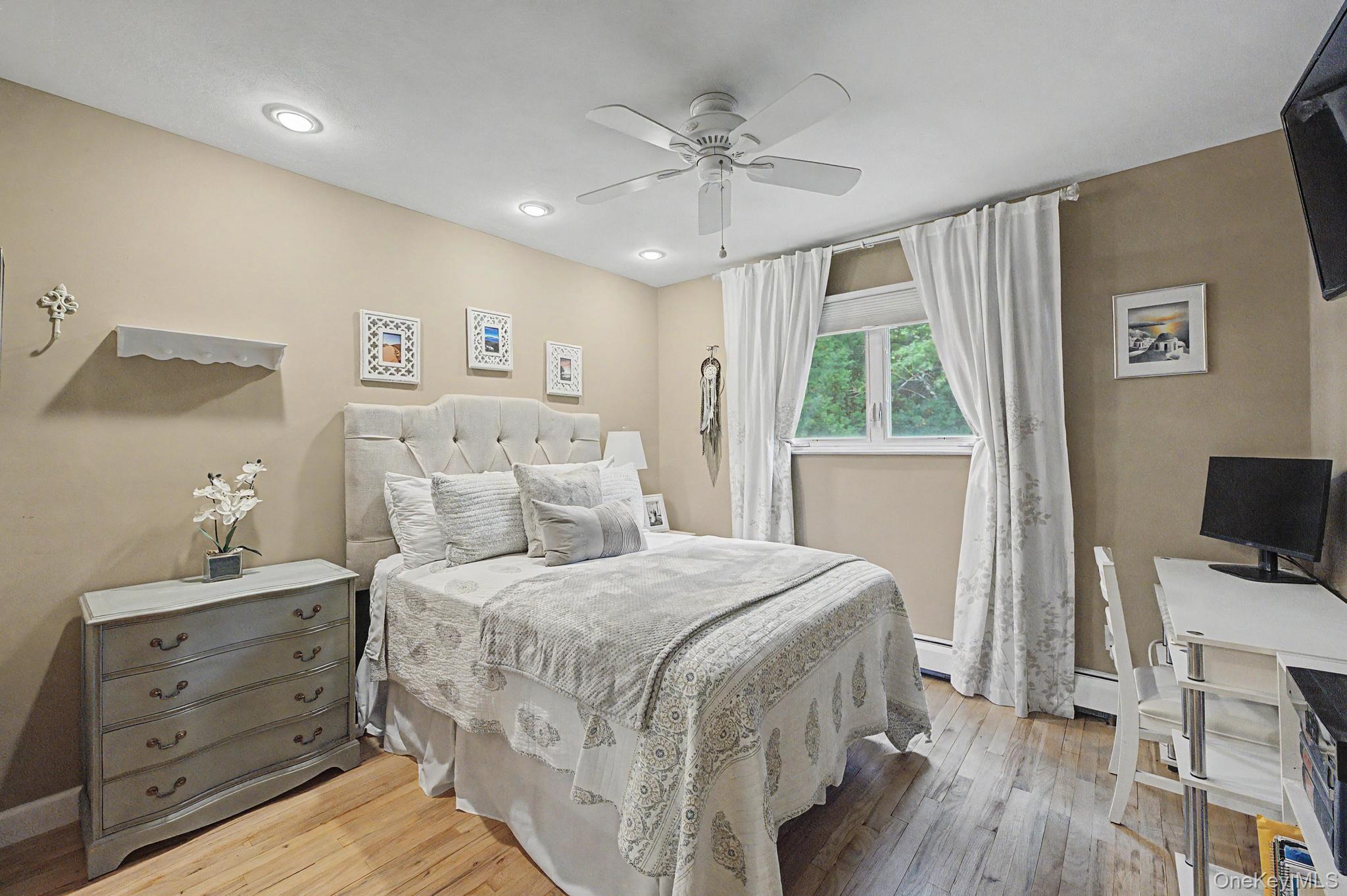 6 Field Daisy Lane – For Sale photo 24