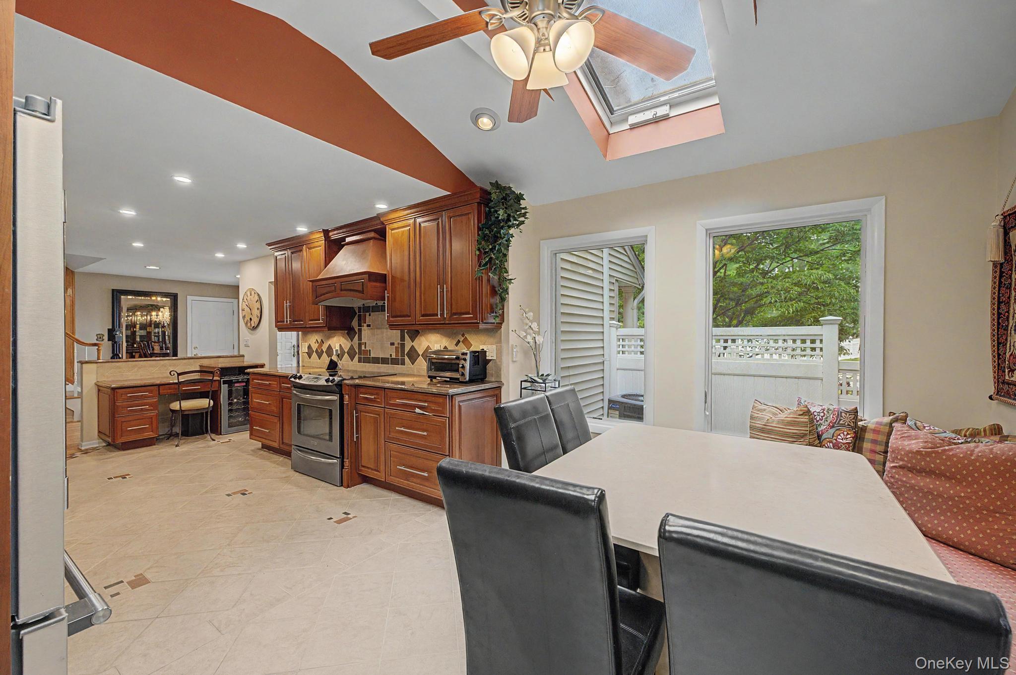6 Field Daisy Lane – For Sale photo 15