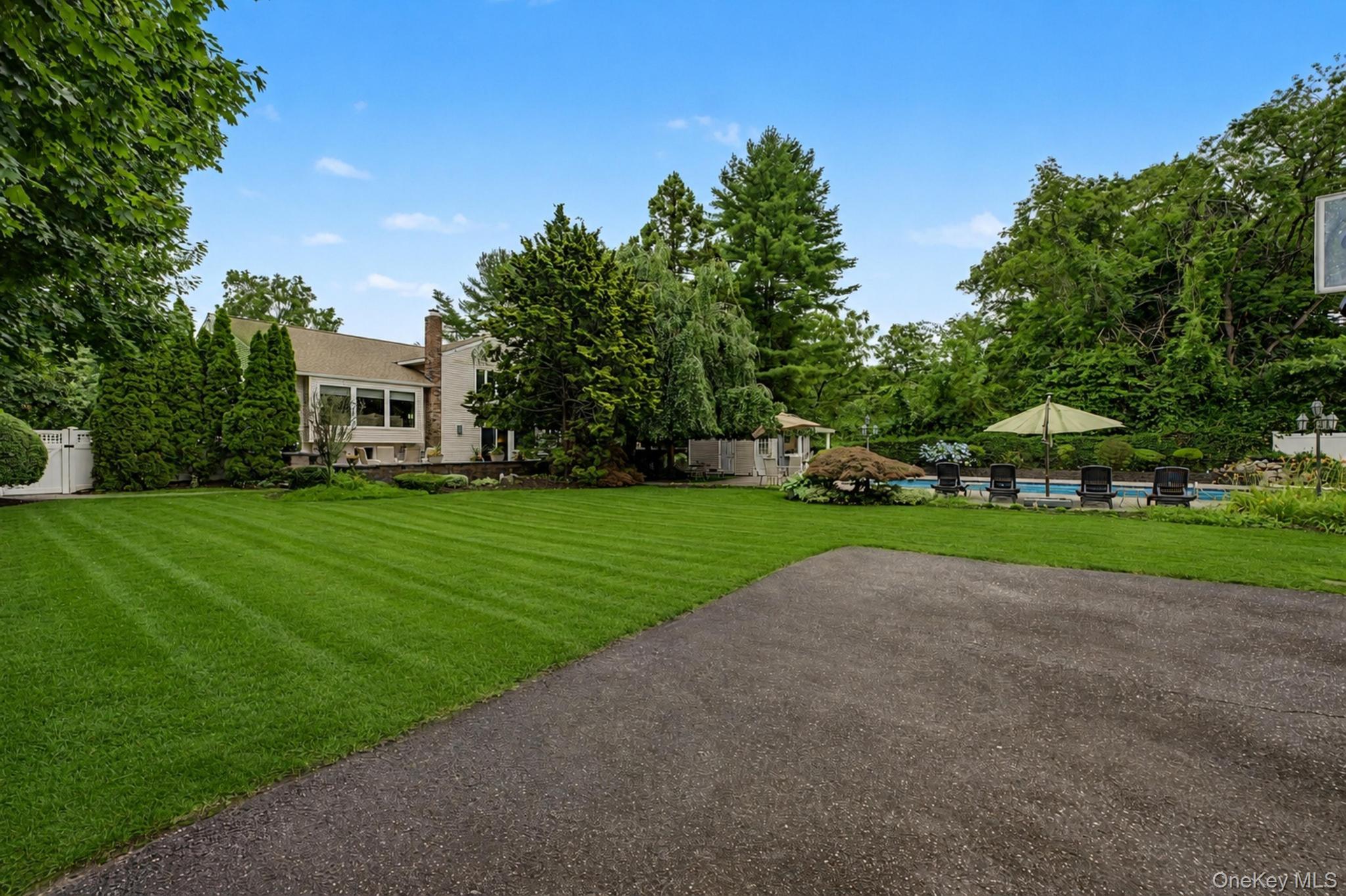6 Field Daisy Lane – For Sale photo 40