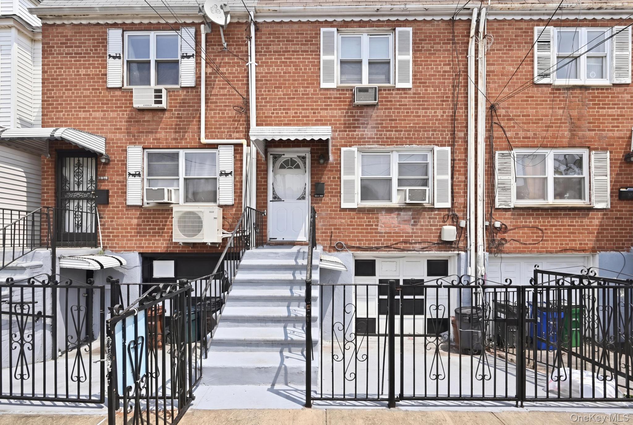 103-19A 110th st. South Richmond Hill – For Sale
