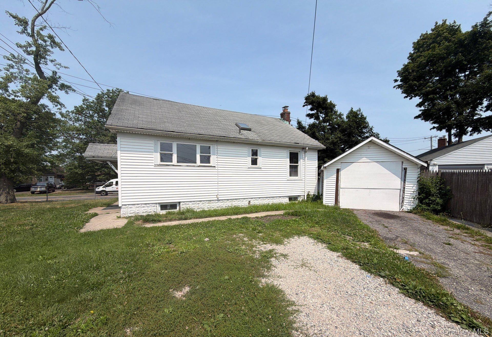 583 Straight Path – For Sale photo 3