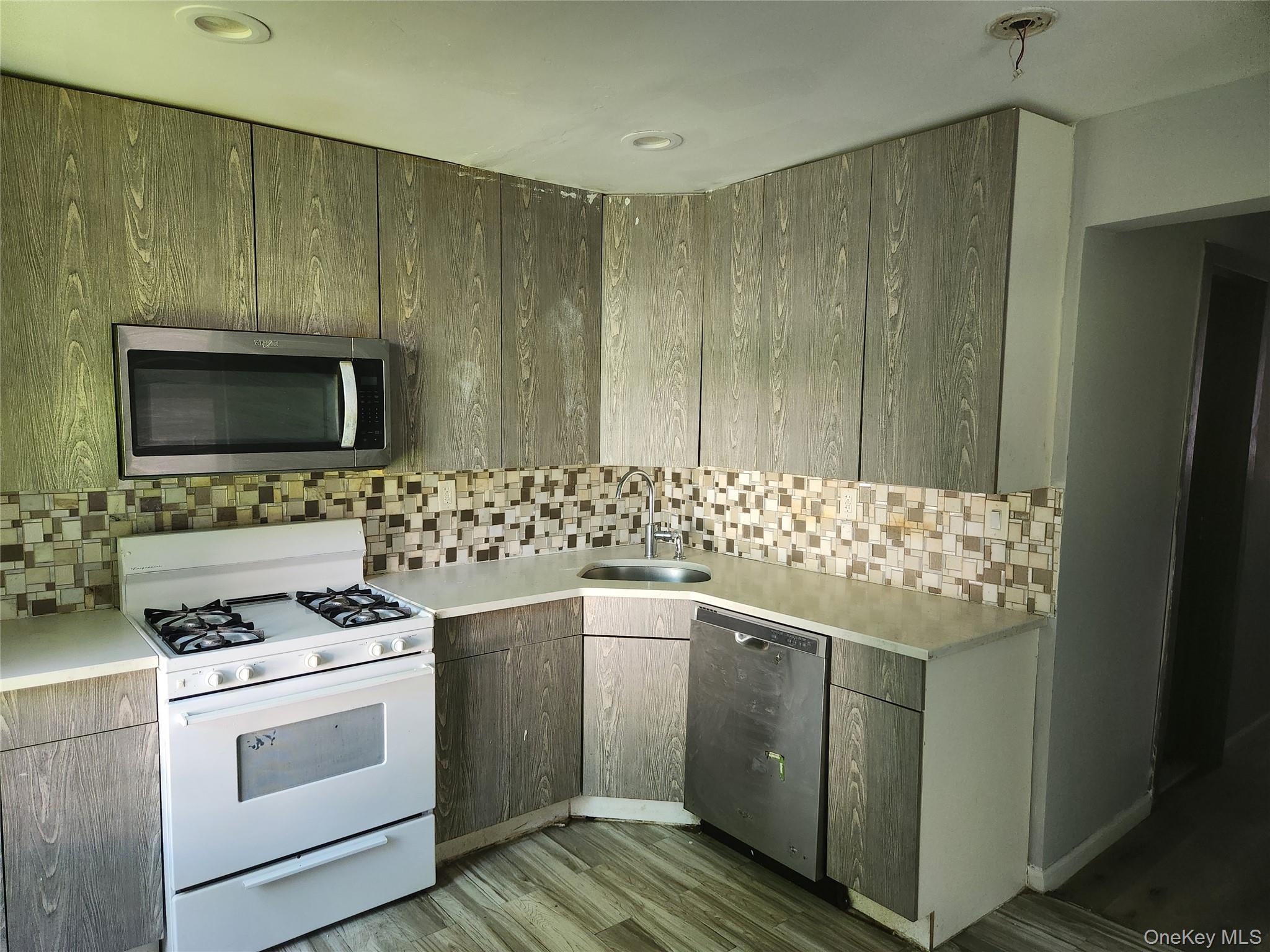 459 S 5th Avenue – For Sale photo 8