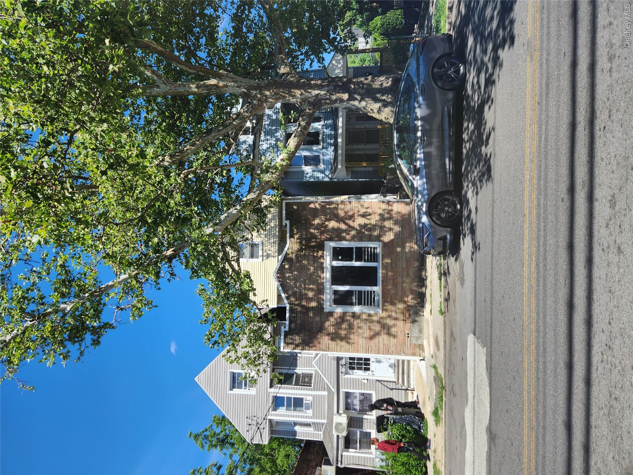 459 S 5th Avenue – For Sale