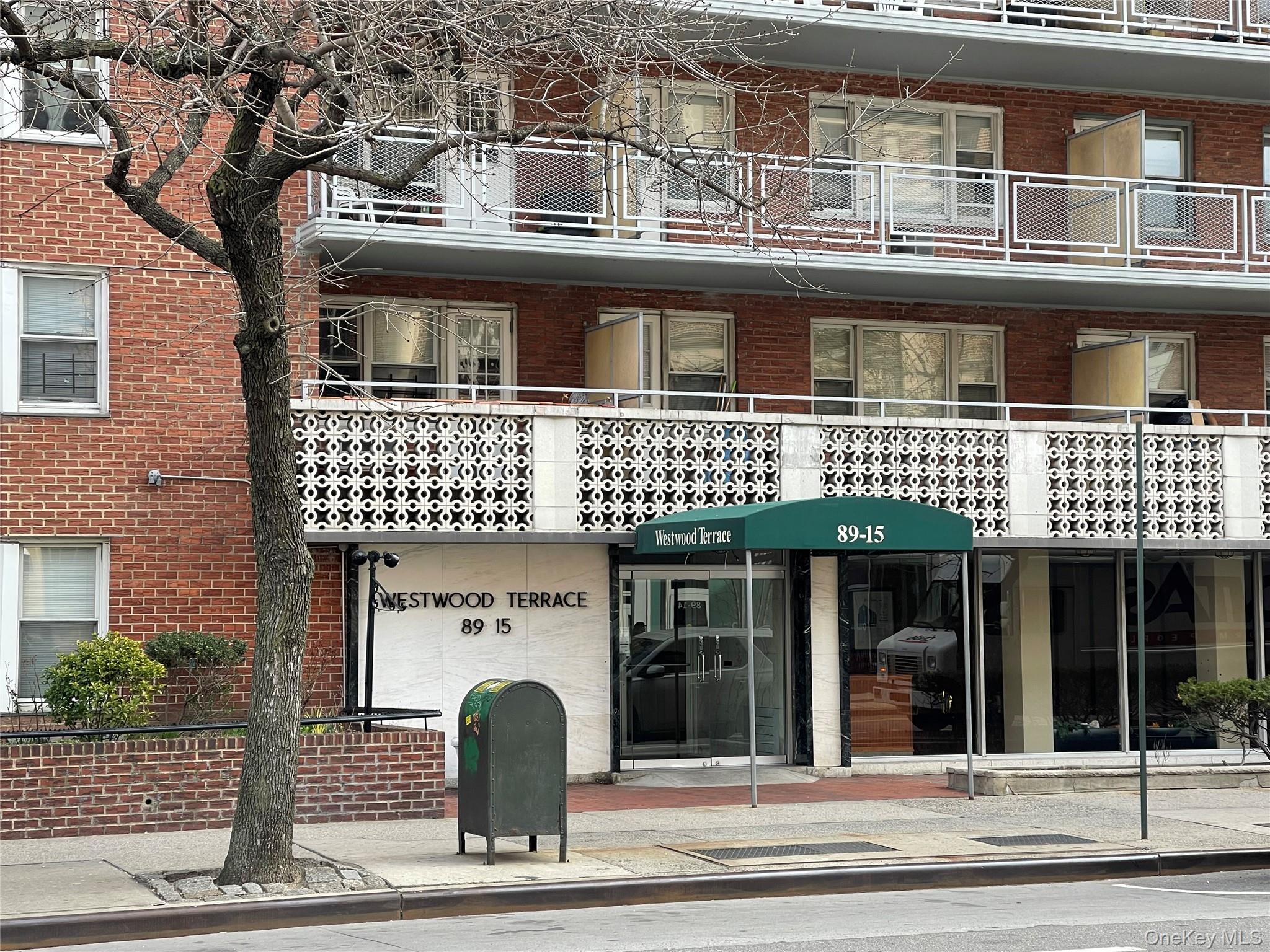 89-15 Parsons Boulevard, Unit 7D