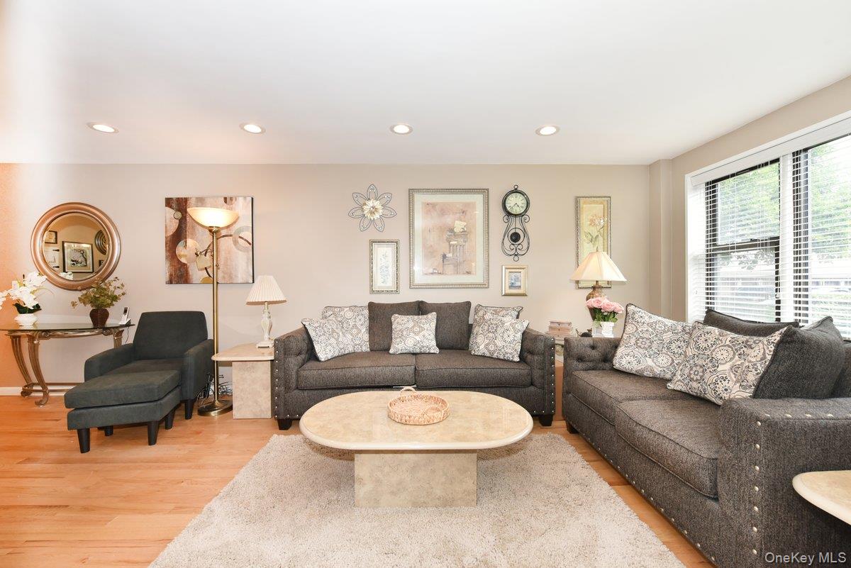 2 Birchwood Court, Unit 1C photo 4