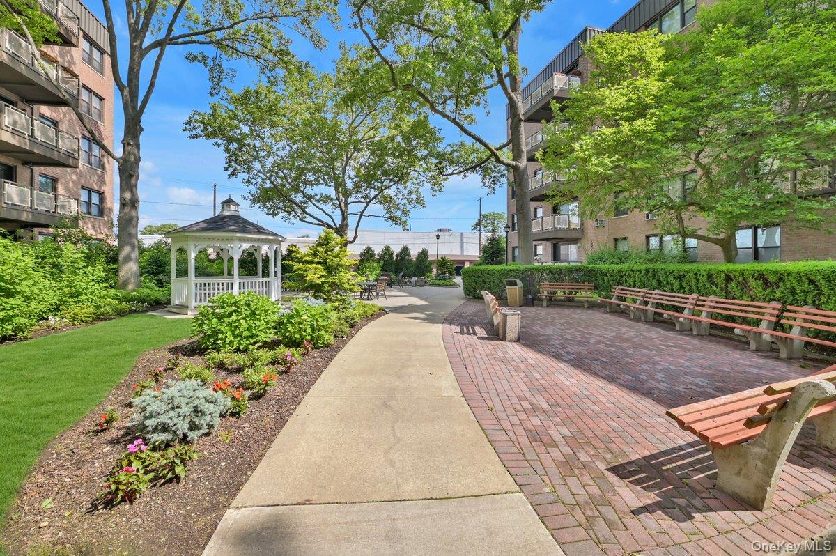2 Birchwood Court, Unit 1C photo 3