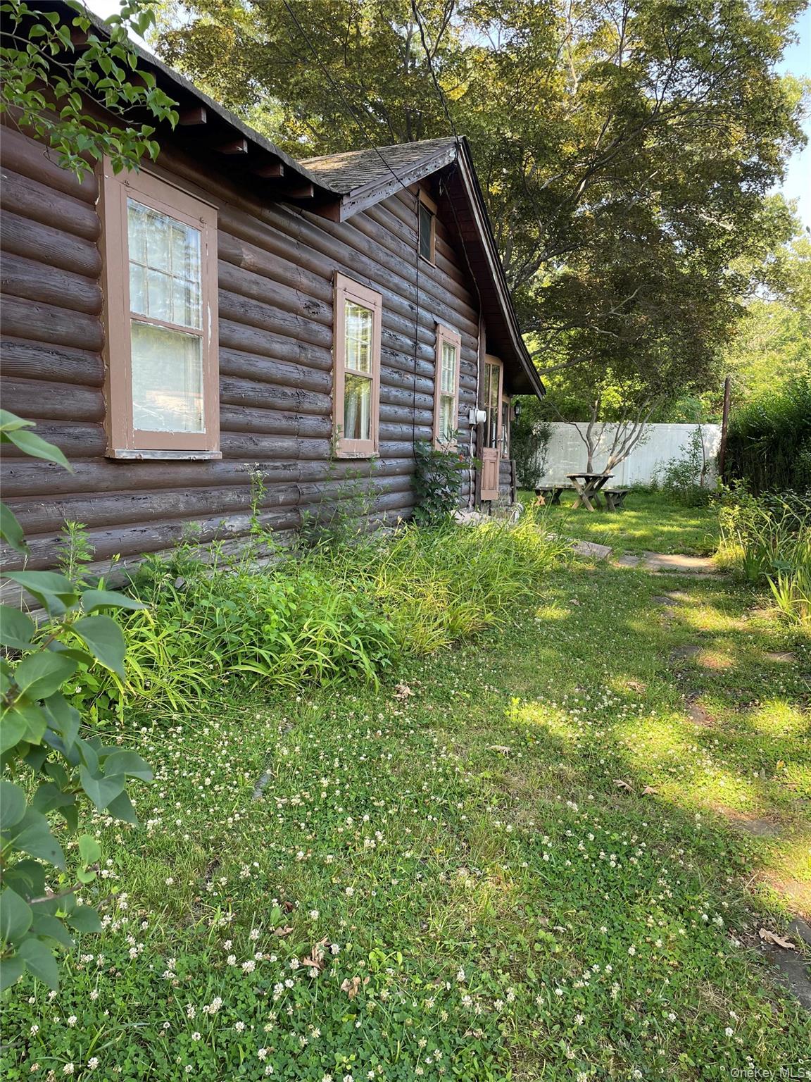 28 OLD MILL Road – For Sale photo 4