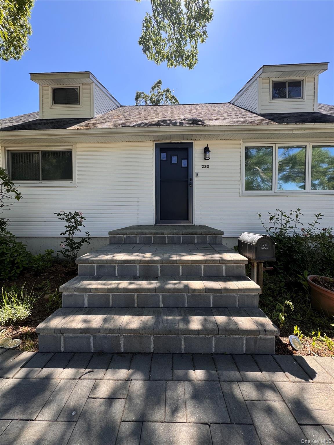 233 S 15th Street – For Sale