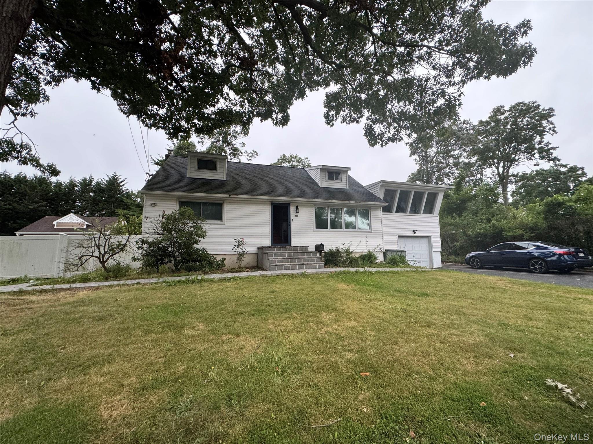 233 S 15th Street – For Sale photo 2