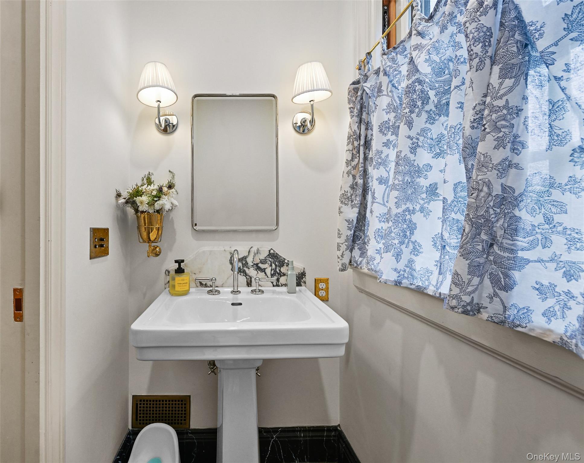 11 Maple Avenue – For Rent photo 35