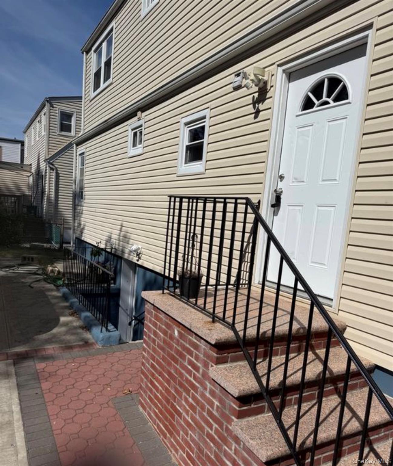 134 Scranton Avenue – For Rent photo 2