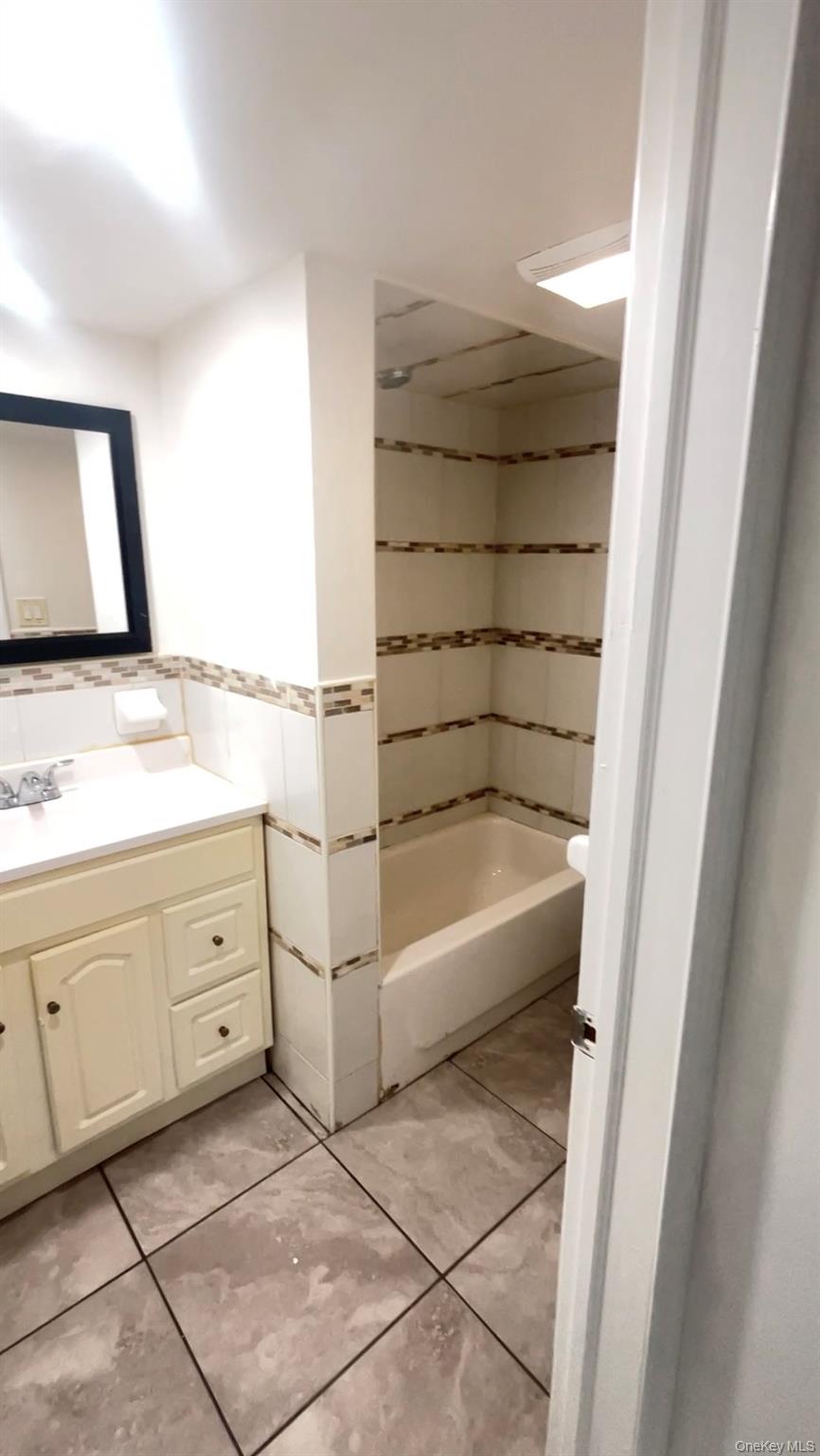 134 Scranton Avenue – For Rent photo 11