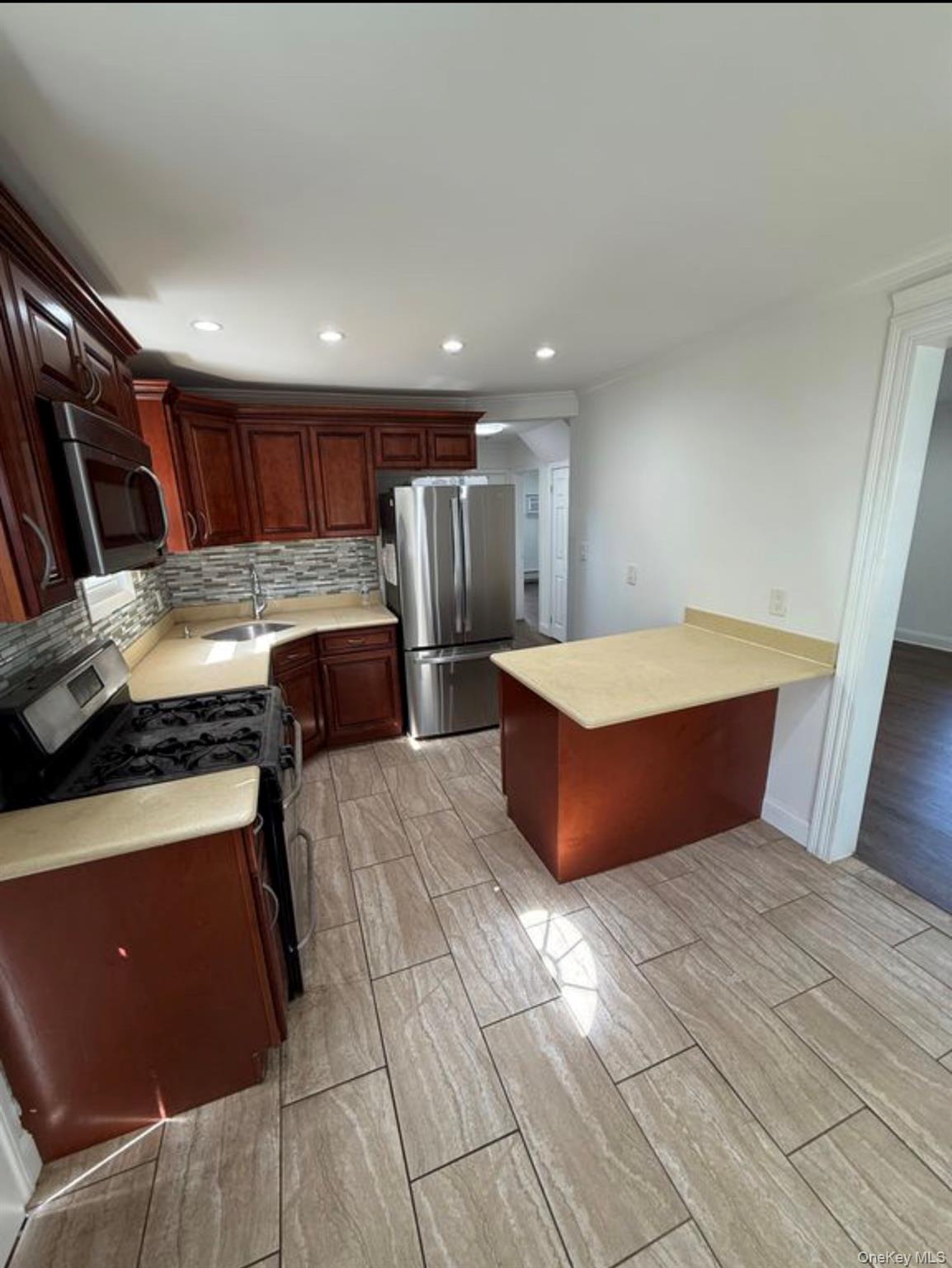 134 Scranton Avenue – For Rent photo 3