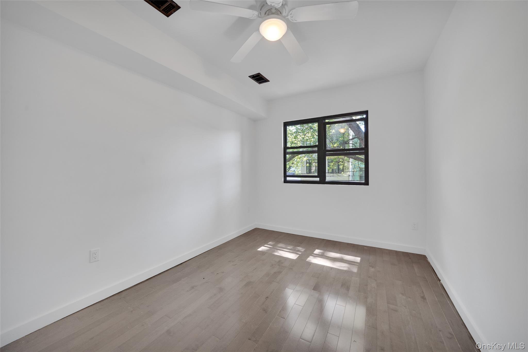 1106 Halsey Street – For Sale photo 36