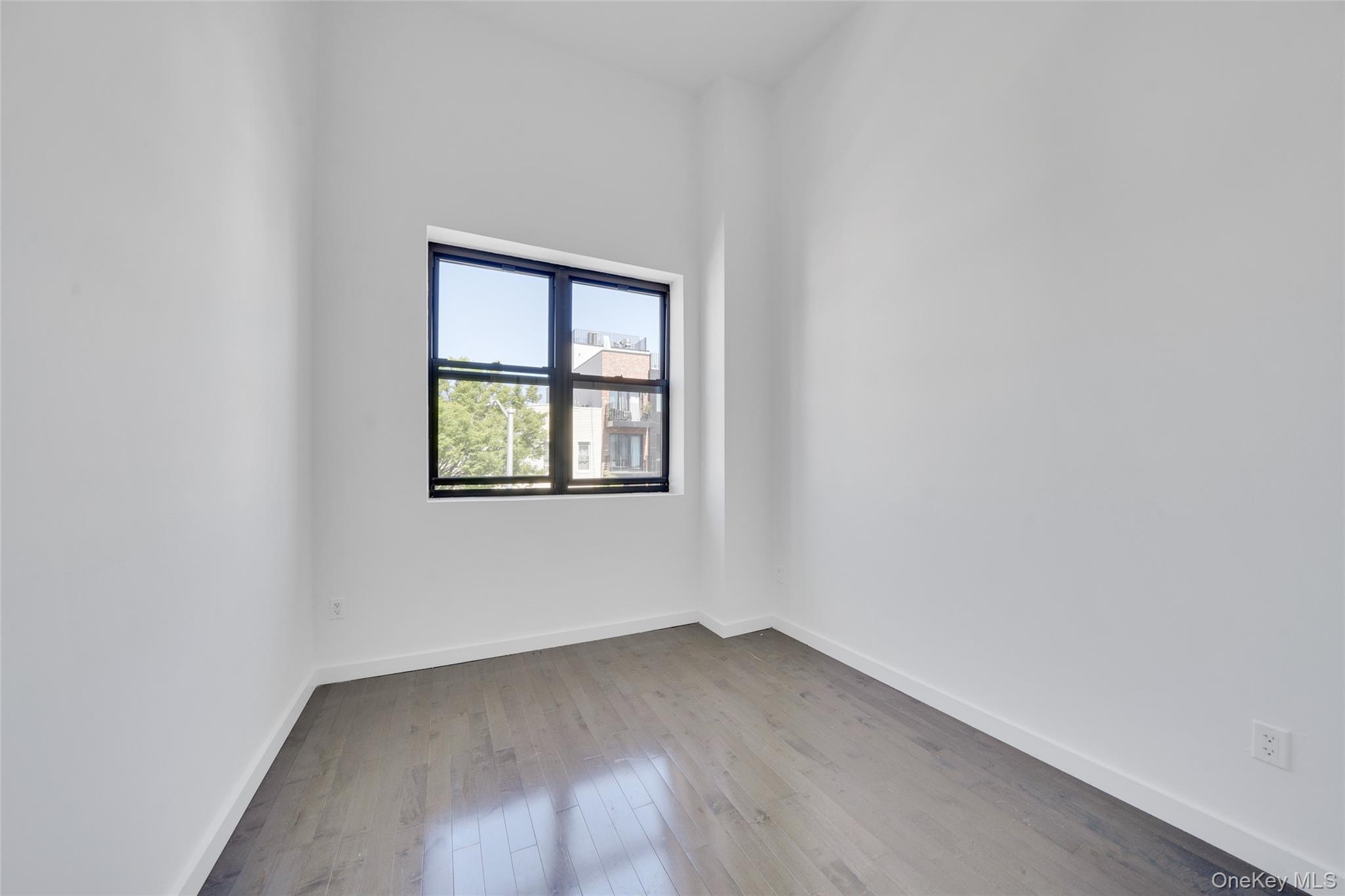 1106 Halsey Street – For Sale photo 11