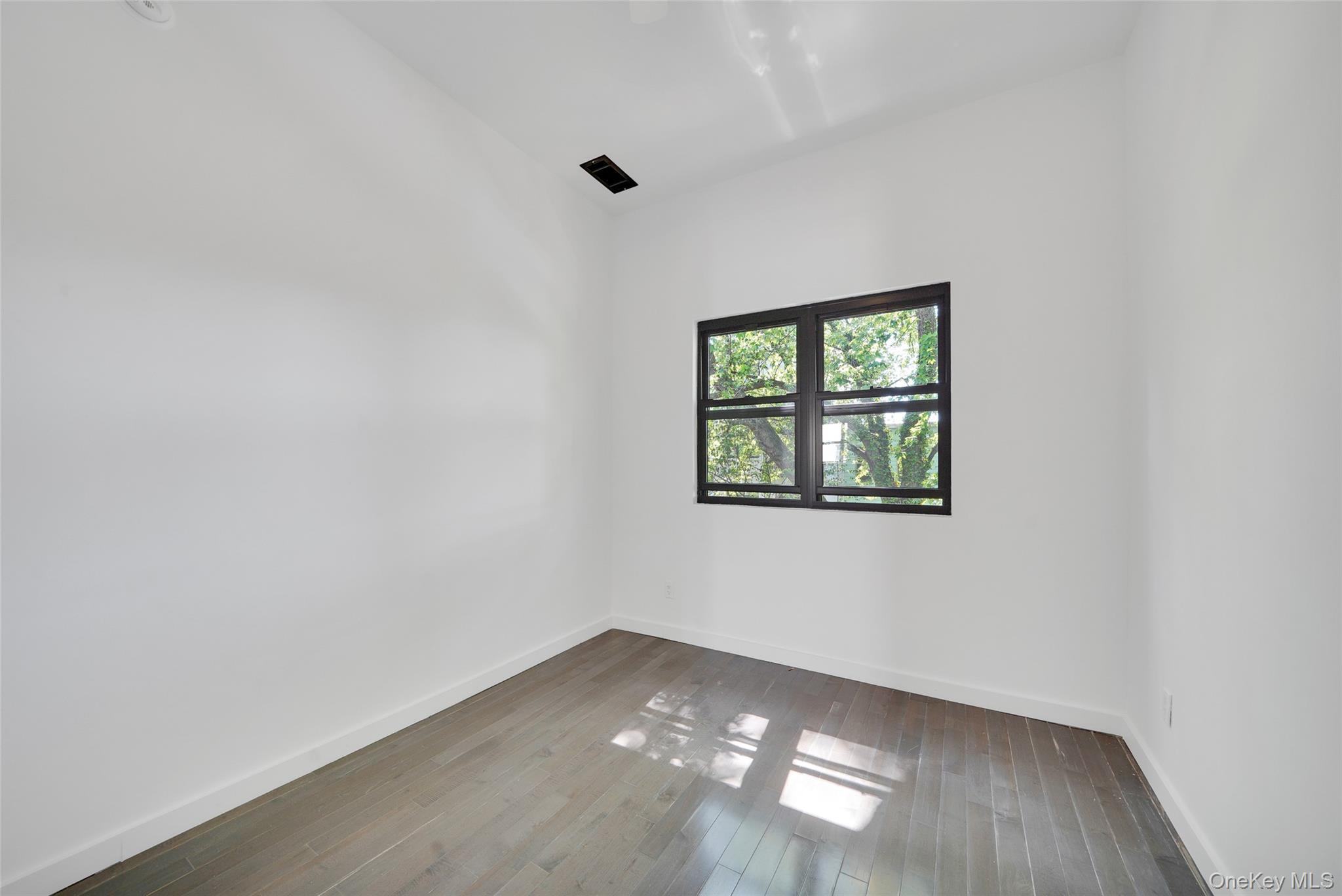 1106 Halsey Street – For Sale photo 23