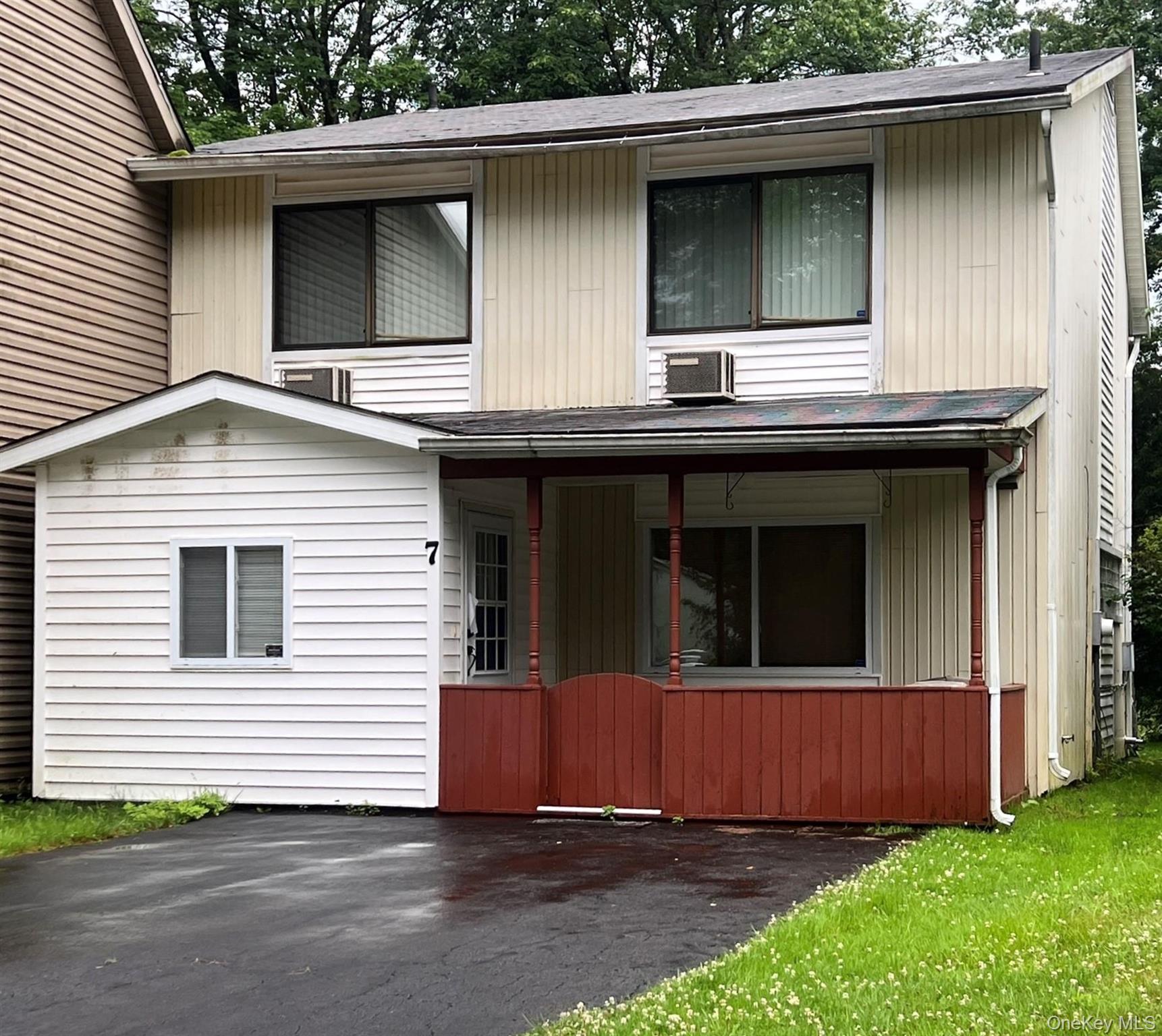 7 Elizabeth Way – For Sale