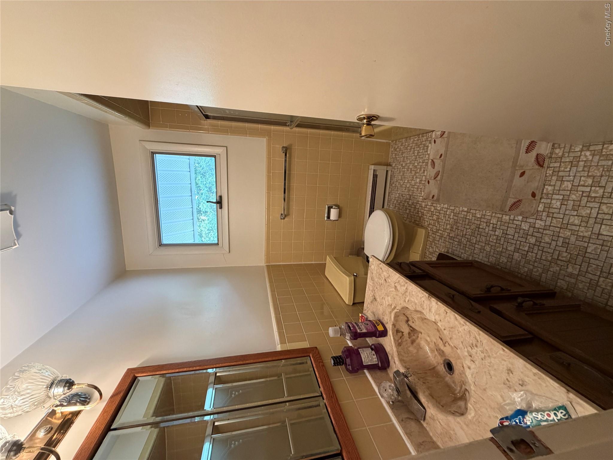 7 Elizabeth Way – For Sale photo 13