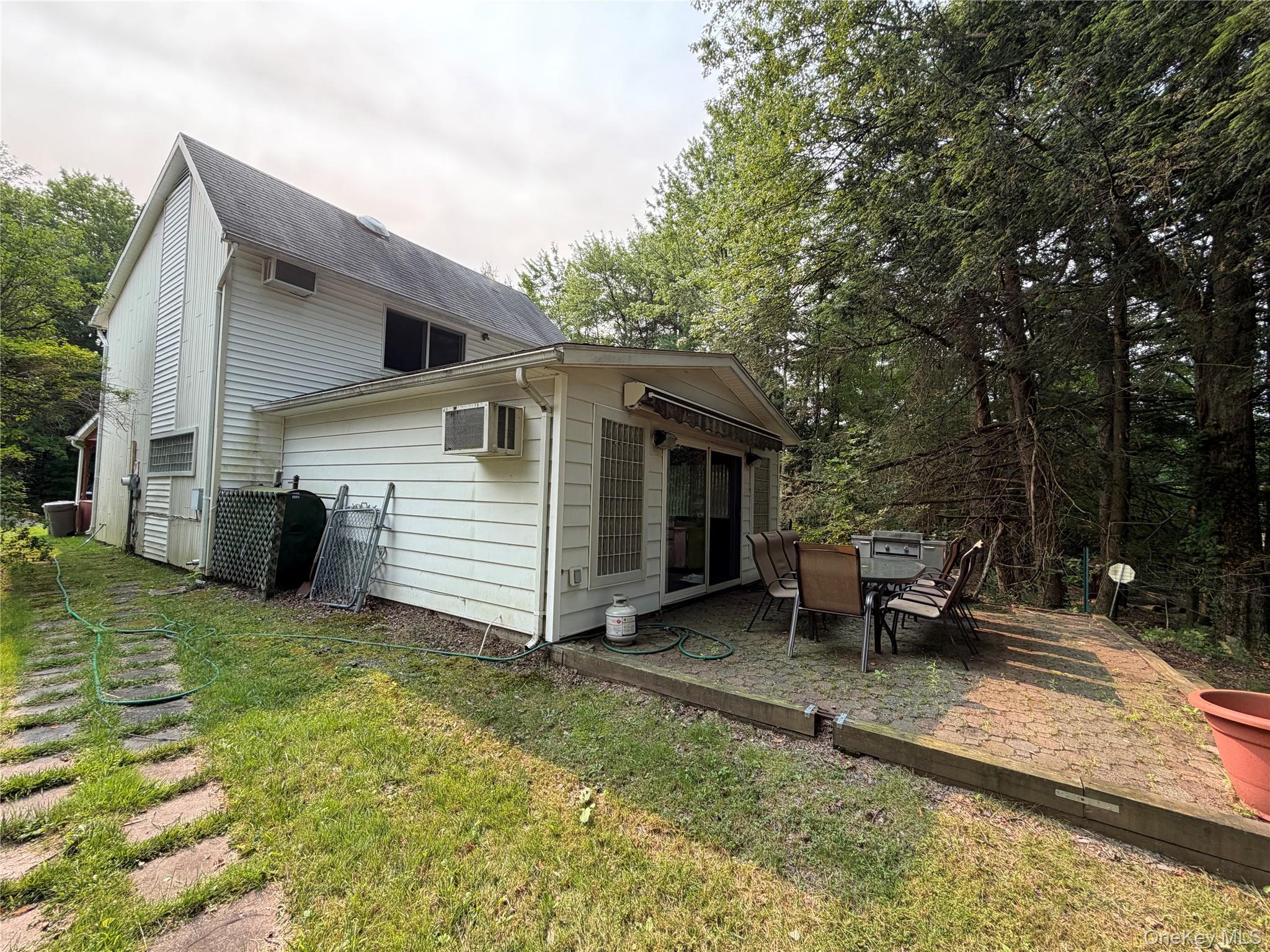 7 Elizabeth Way – For Sale photo 4