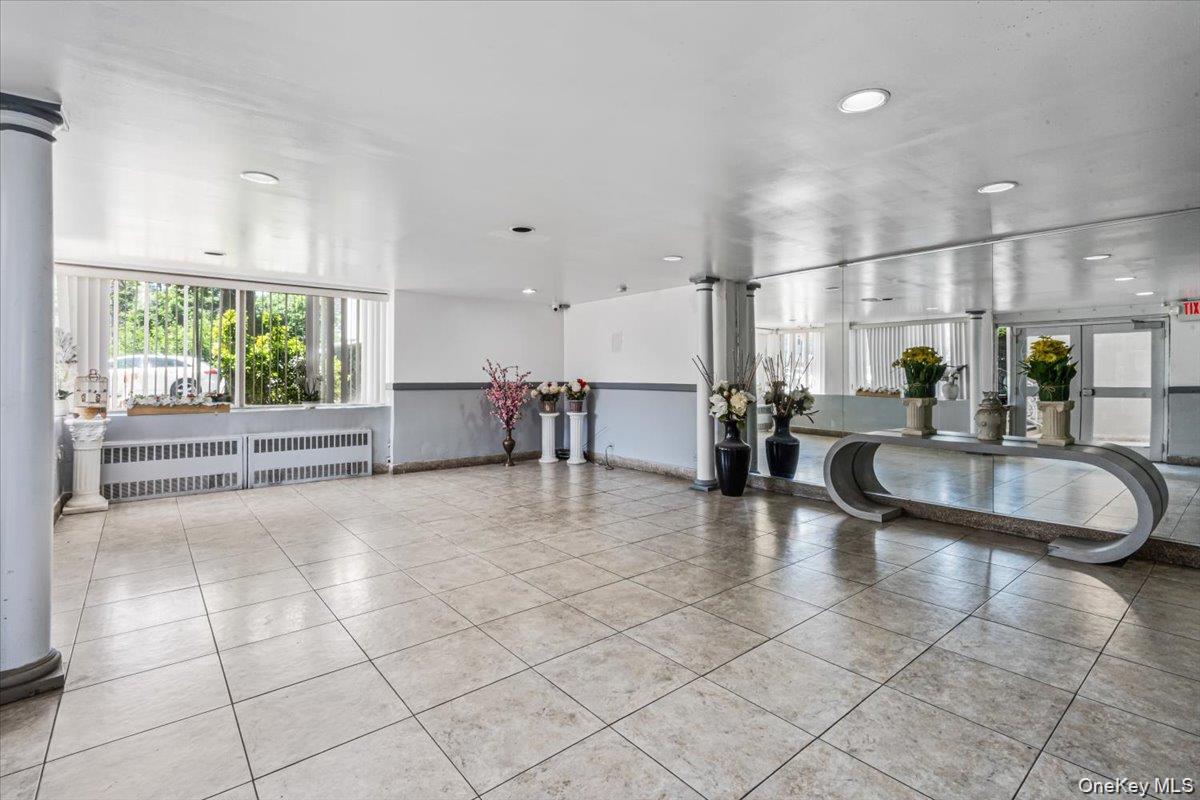 3425 150th Pl, Unit 1E photo 3