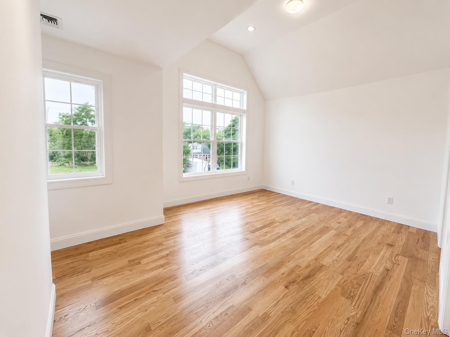 7 Edgewater Drive – For Sale photo 23