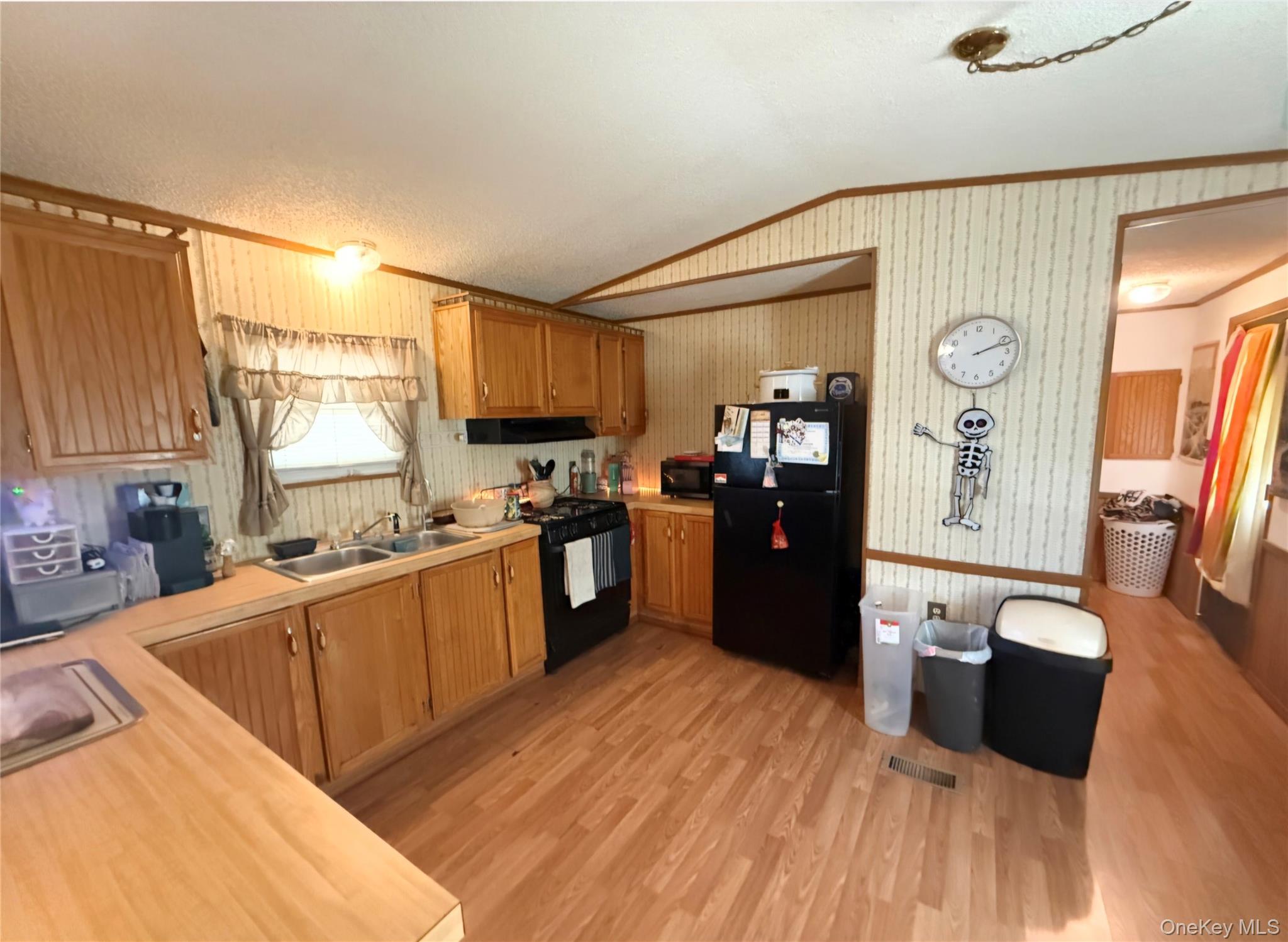 132 North Montgomery Street, Unit C11 photo 7