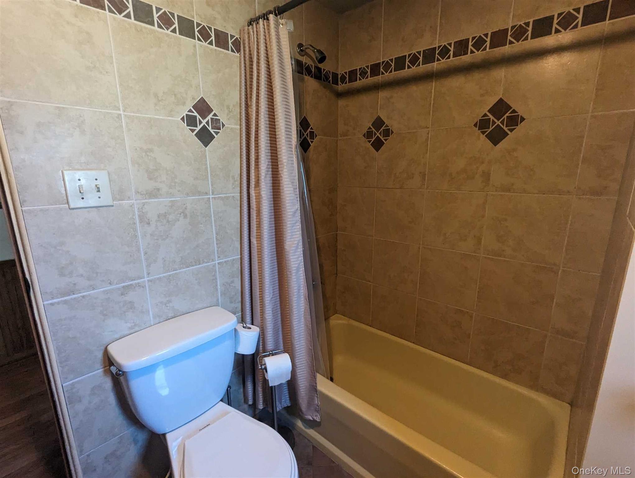 132 North Montgomery Street, Unit C11 photo 11