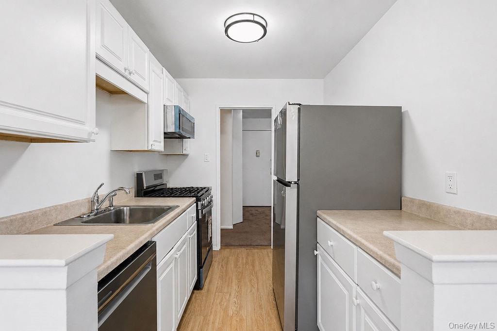 84-29 153rd Avenue, Unit 5A photo 2