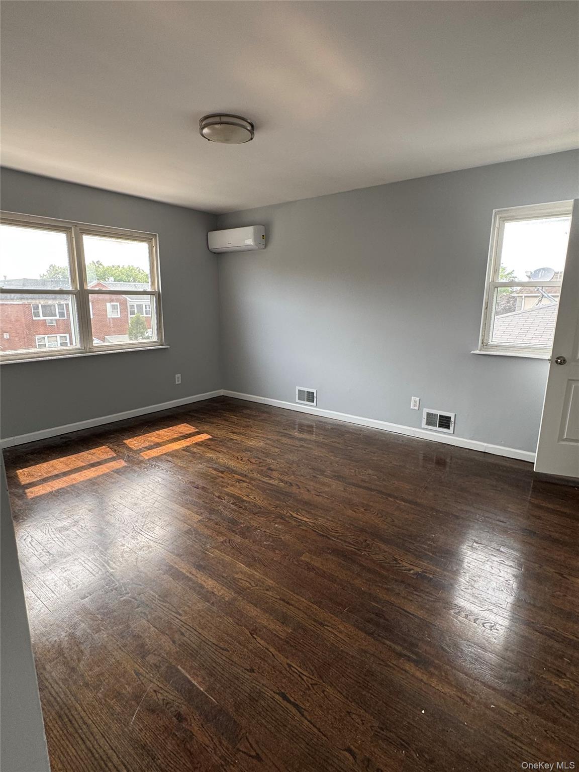 16-33 Bell Boulevard – For Sale photo 8