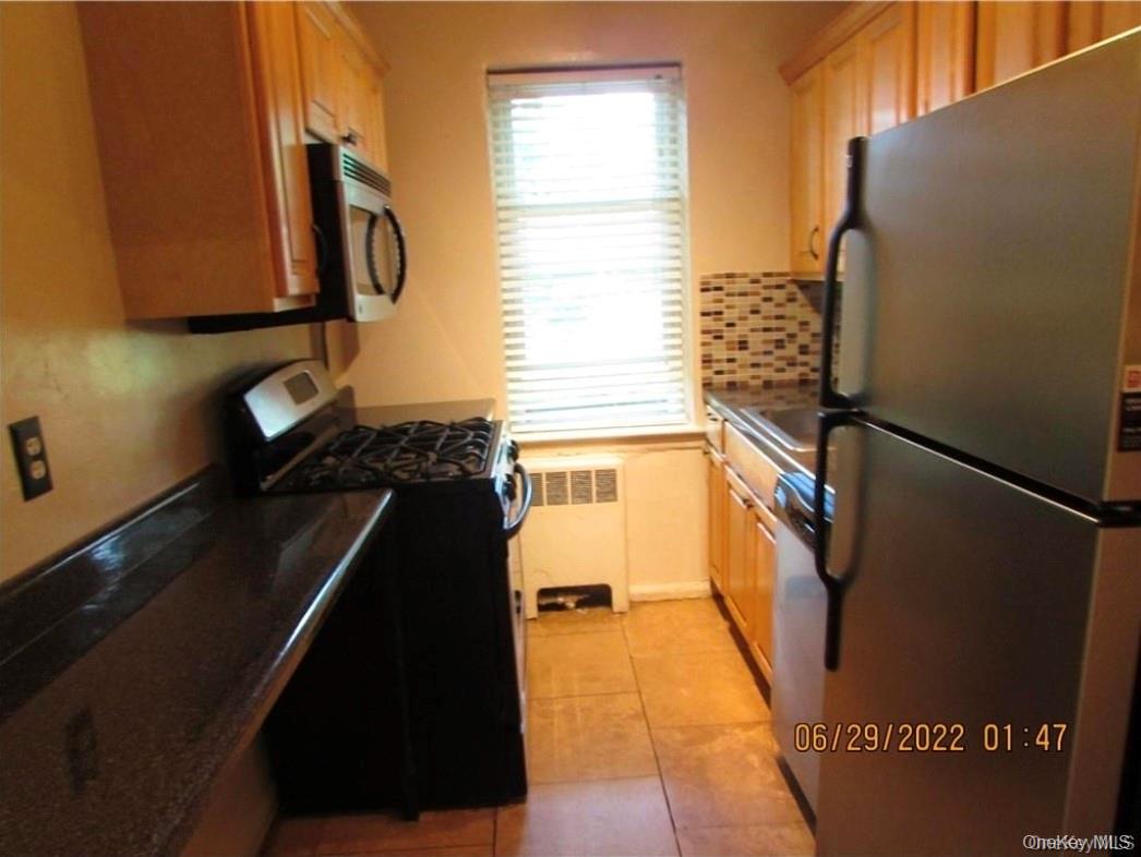 1531 Central Park Avenue, Unit 1 C photo 2