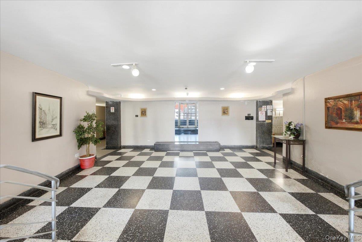 50 Kenilworth Place, Unit 6M photo 4