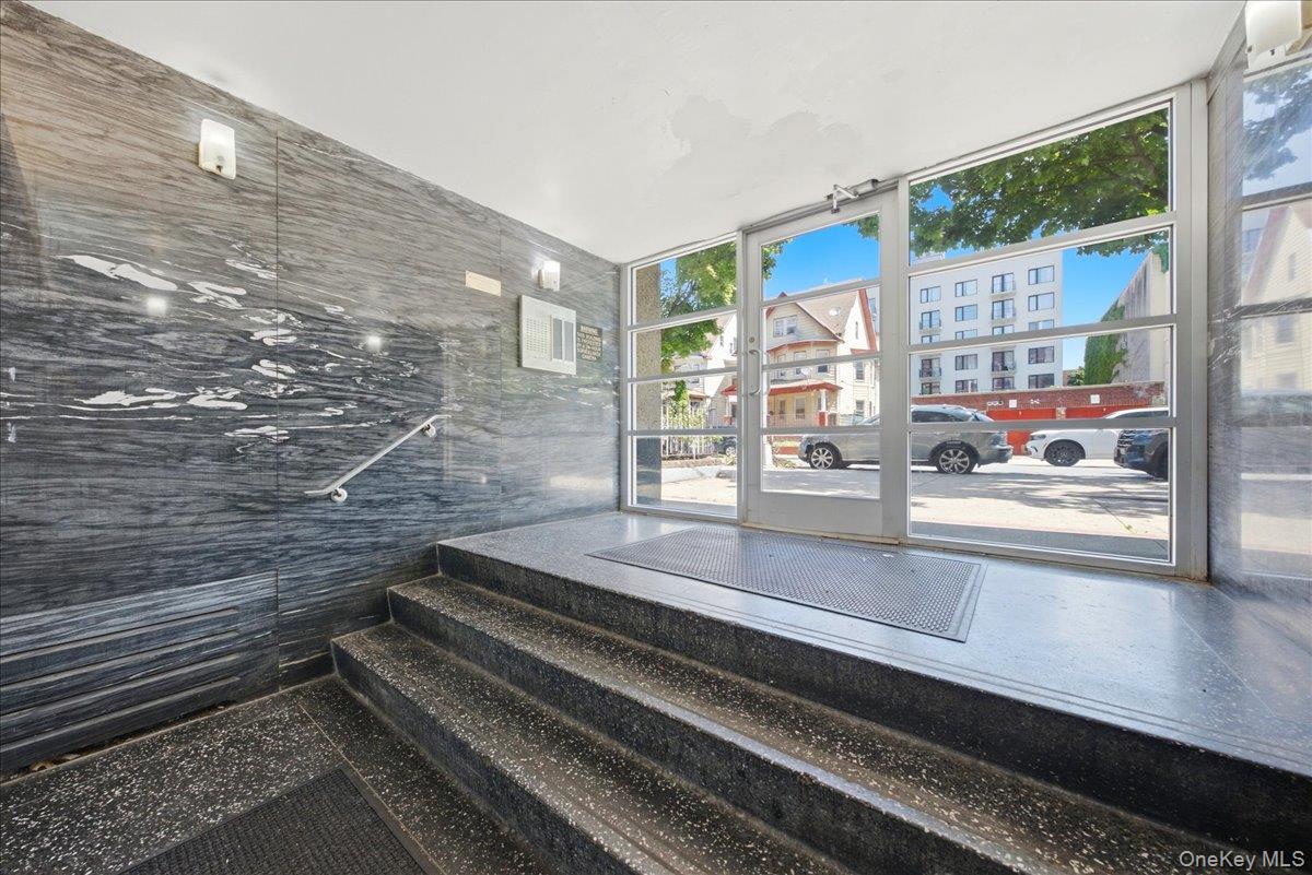 50 Kenilworth Place, Unit 6M photo 3