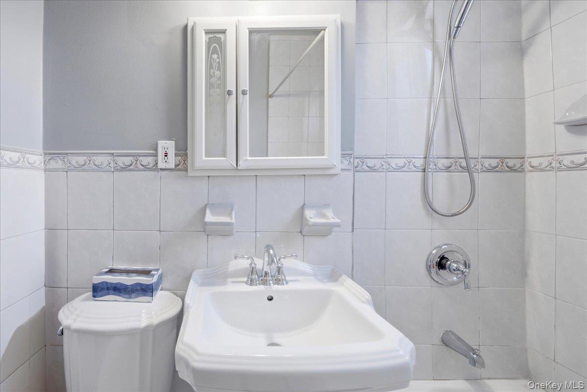 50 Kenilworth Place, Unit 6M photo 14