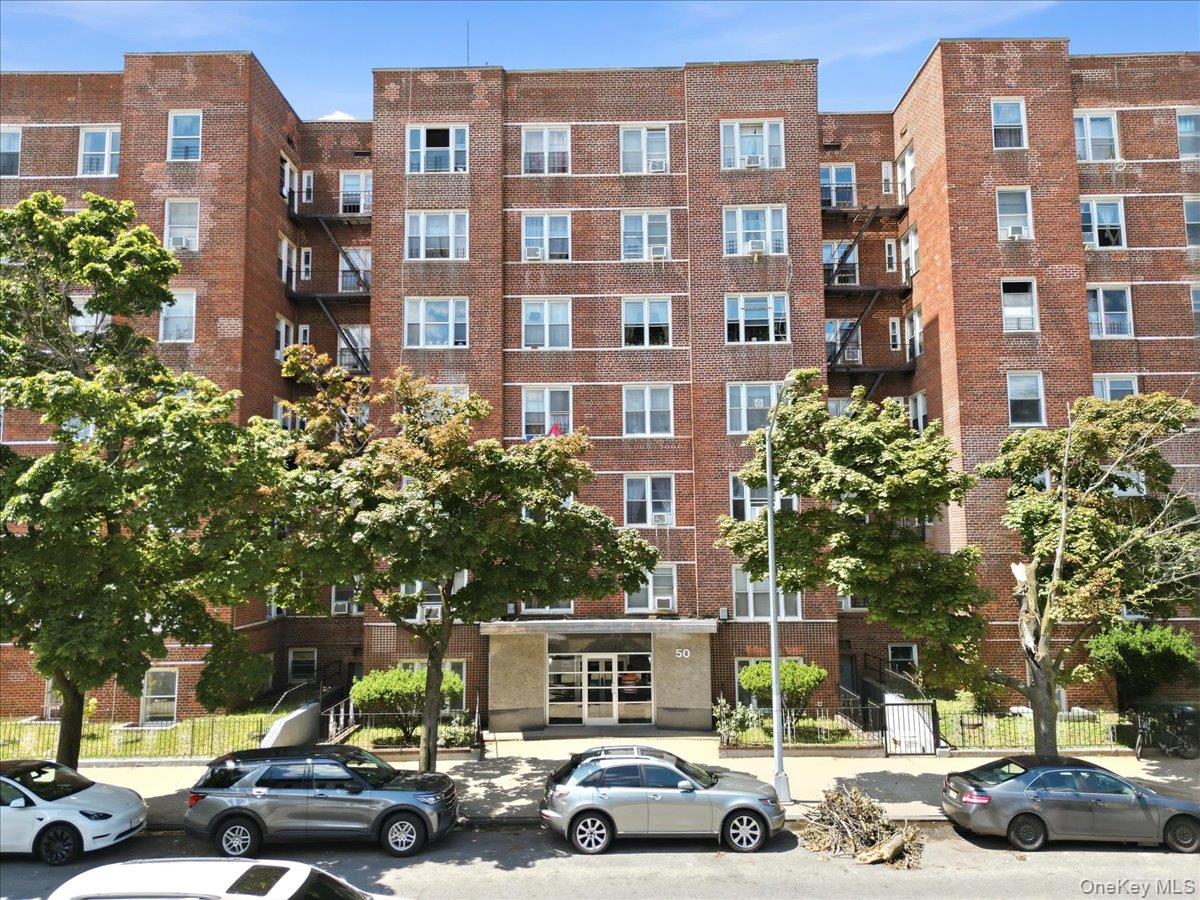 50 Kenilworth Place, Unit 6M
