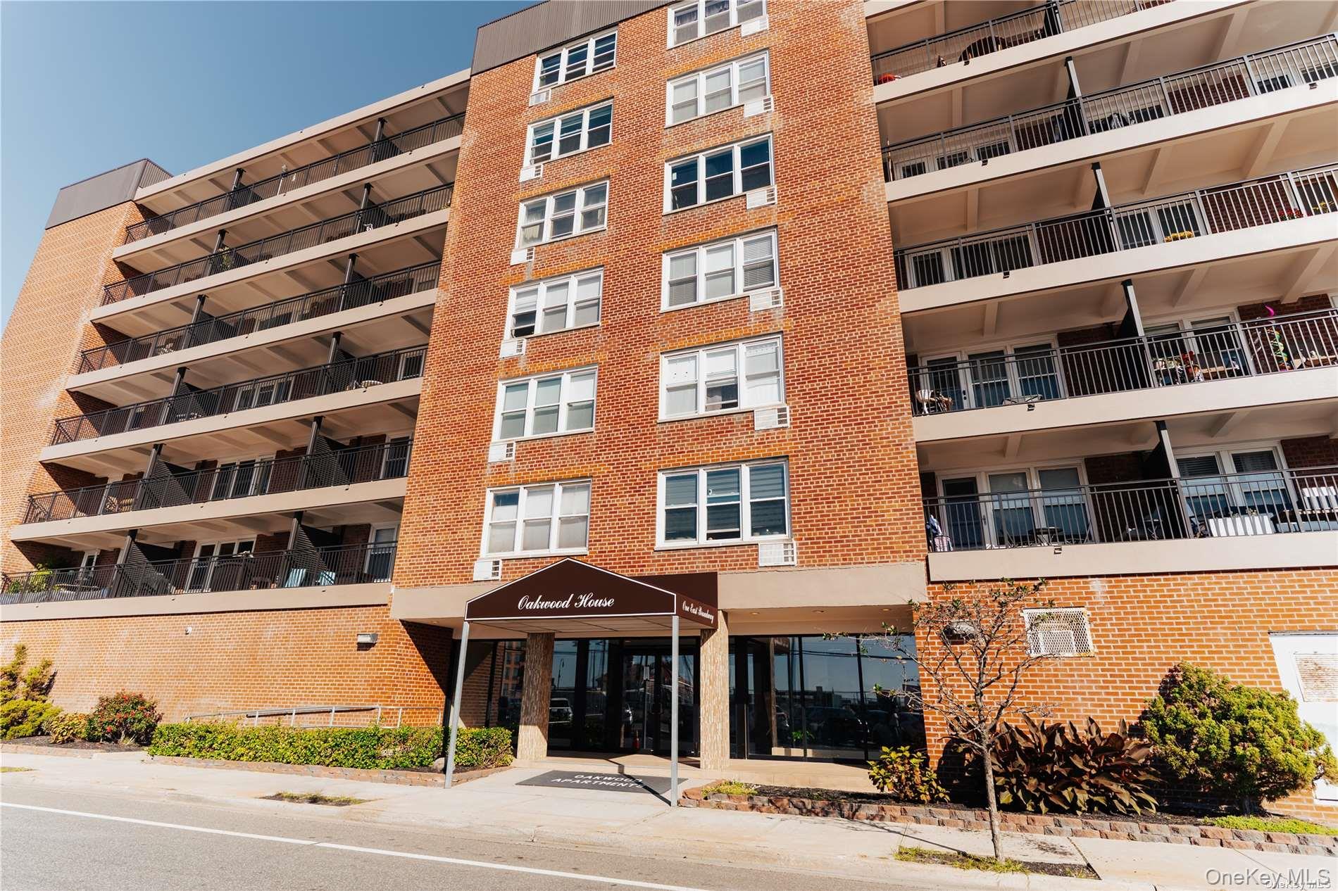 1 East Broadway, Unit 4B