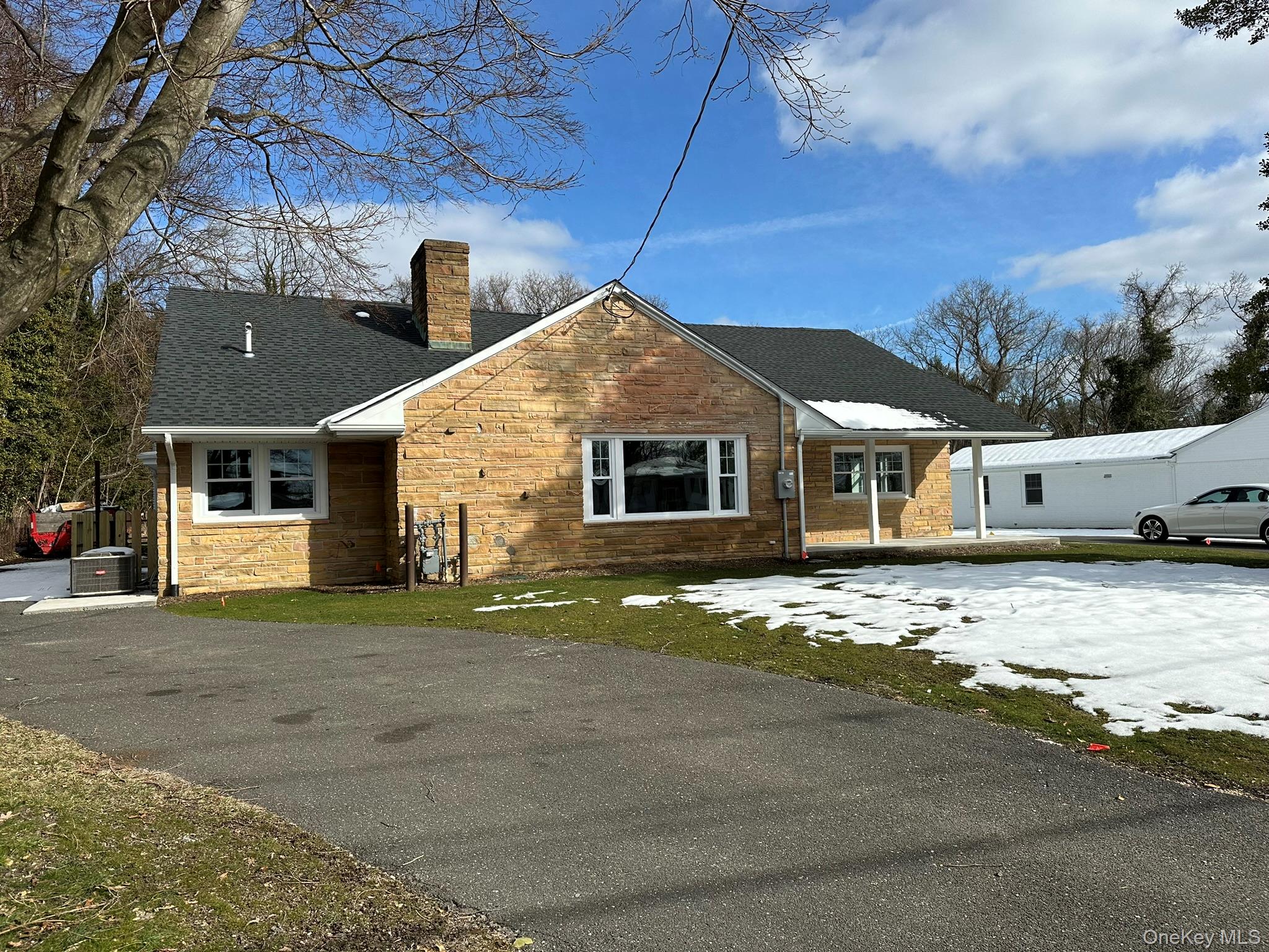125 W Main Street – For Sale photo 2