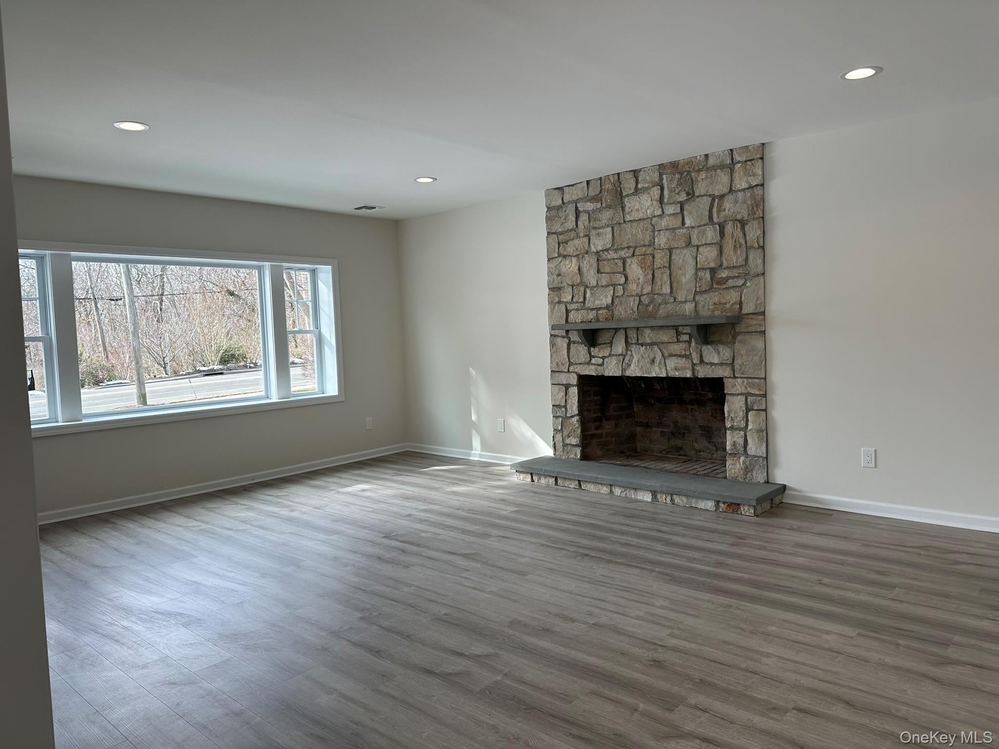 125 W Main Street – For Sale photo 6