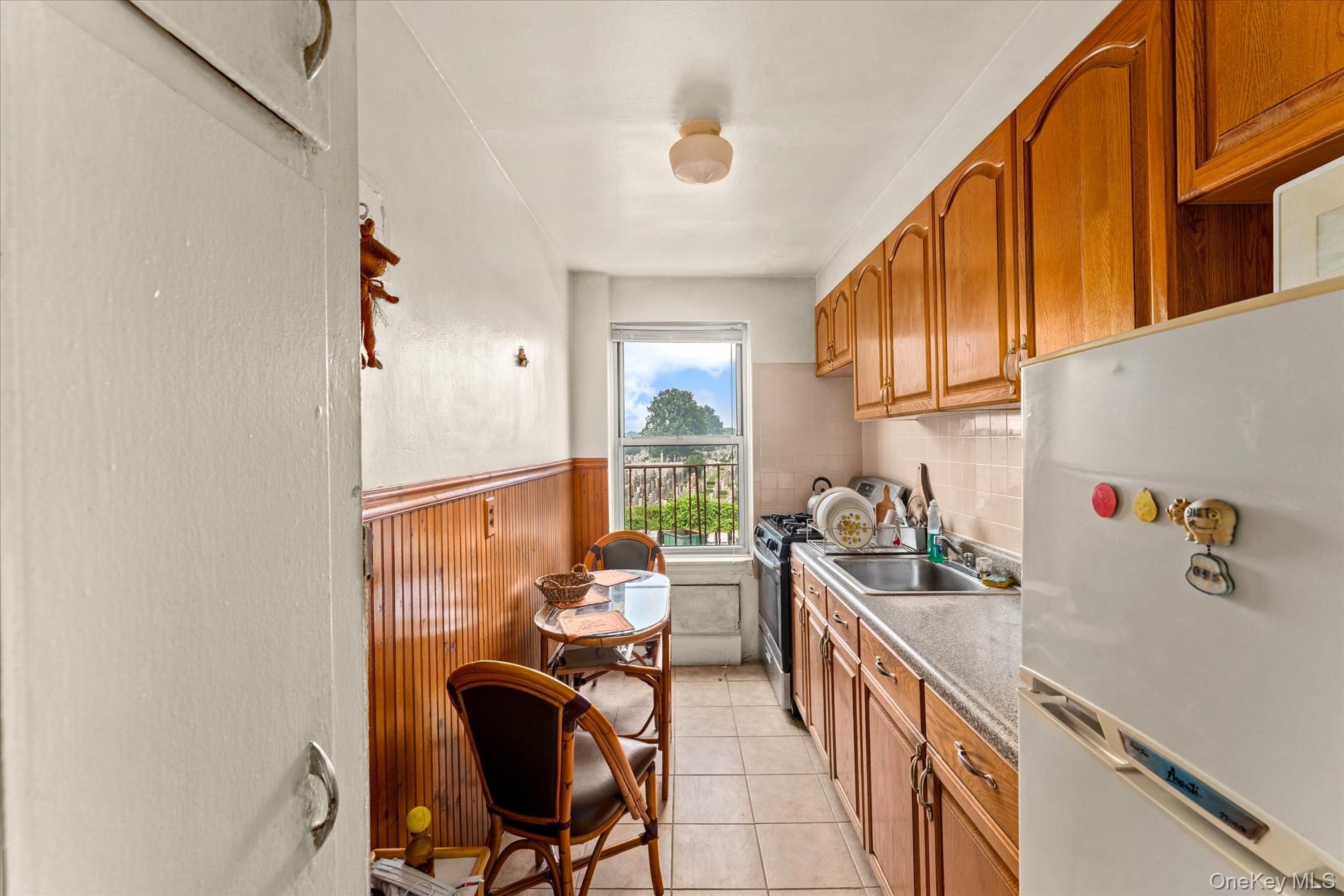 138-29 68th Drive, Unit 3C photo 6