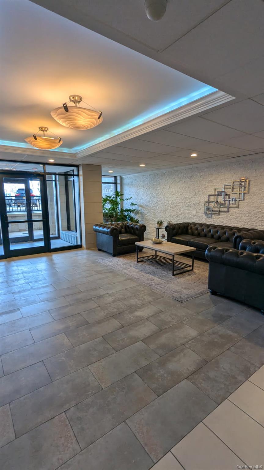 740 East Broadway, Unit 2F photo 4