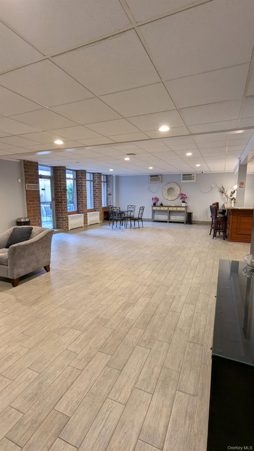 740 East Broadway, Unit 2F photo 2