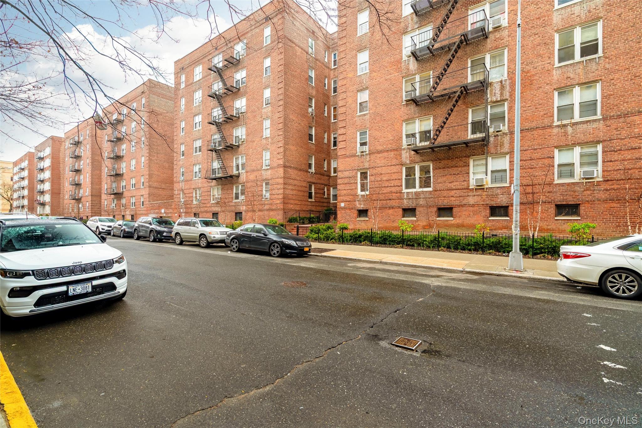 2080 Barnes Avenue, Unit 4A photo 31