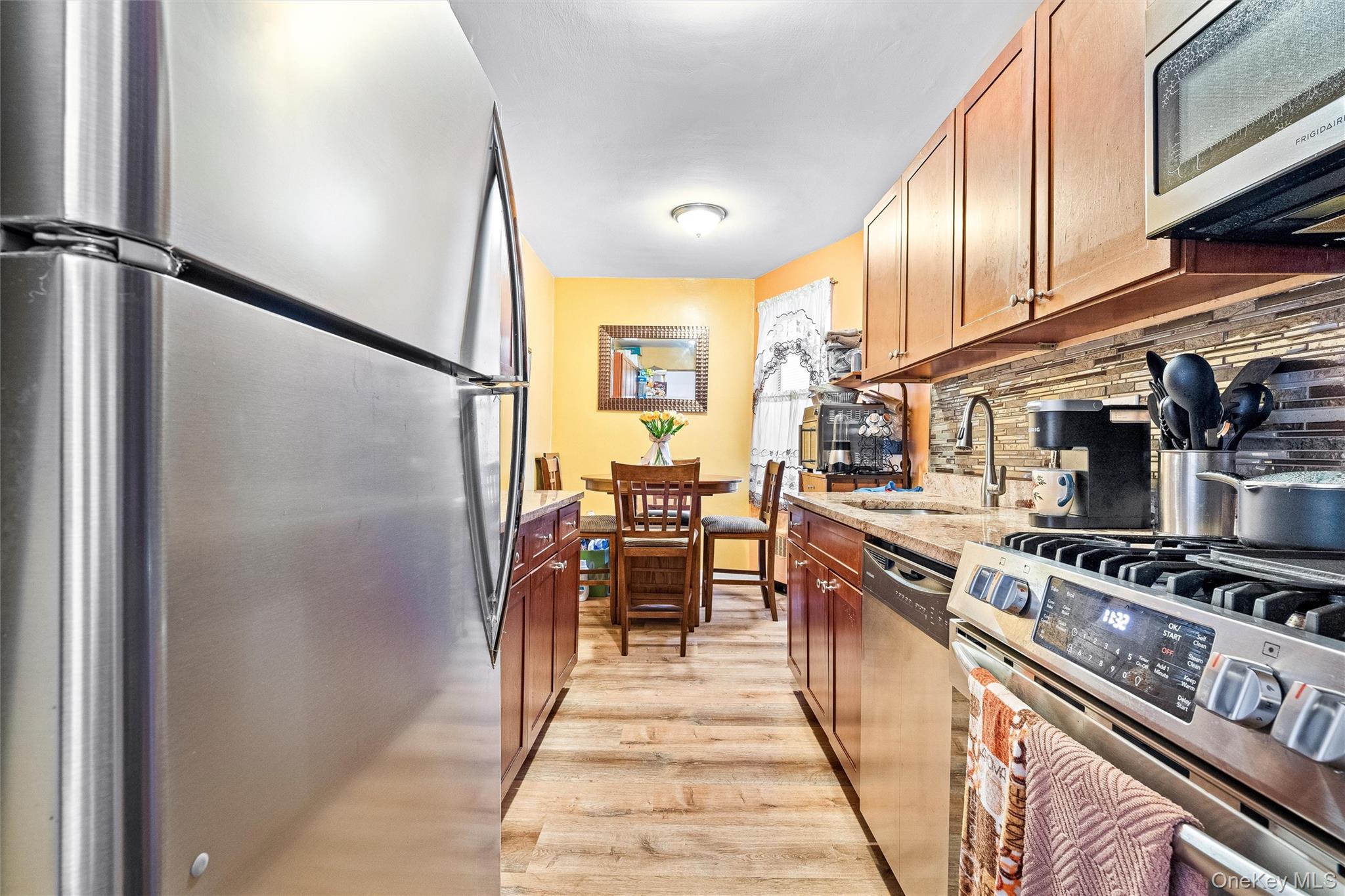 2080 Barnes Avenue, Unit 4A photo 8
