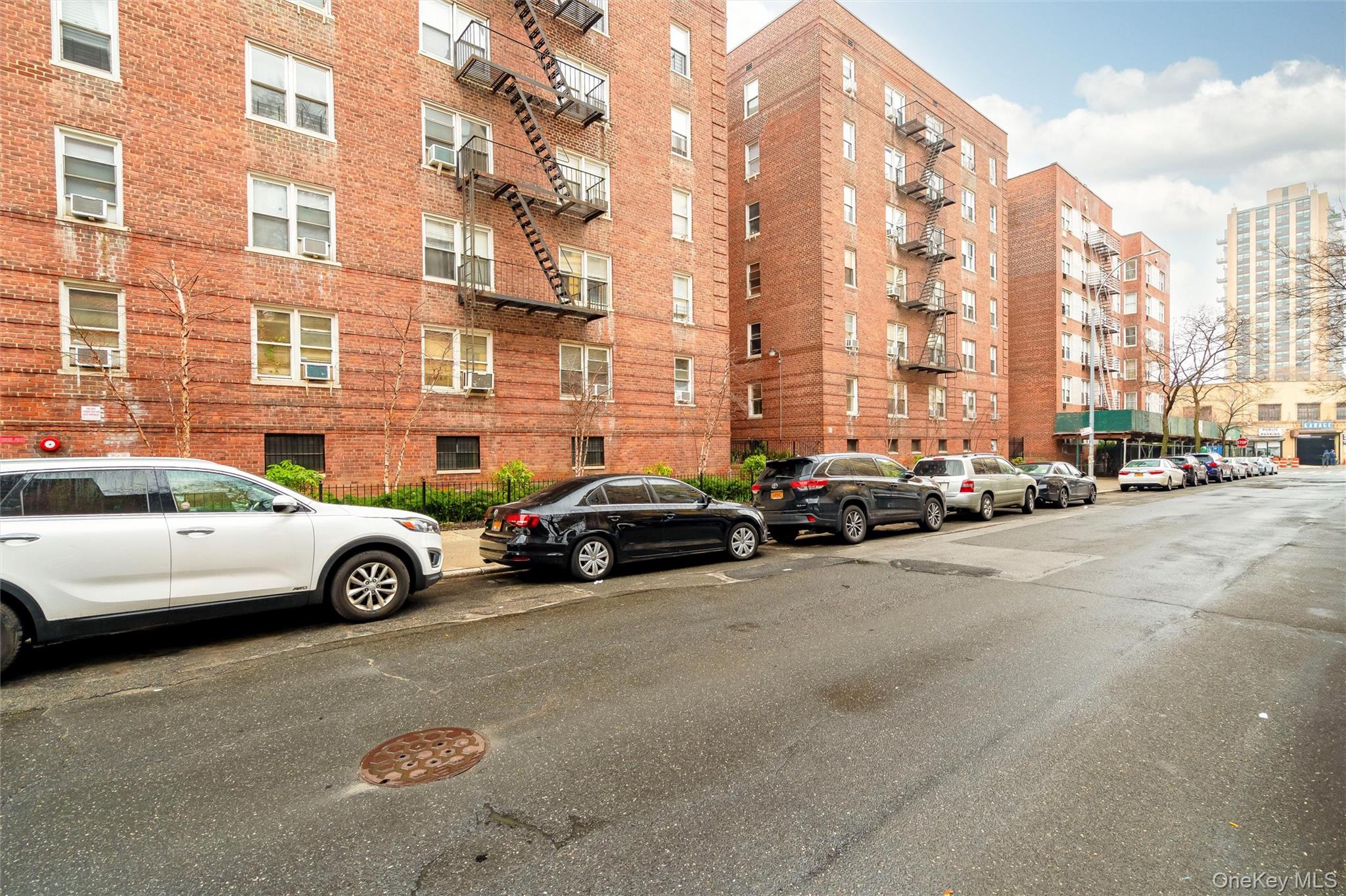 2080 Barnes Avenue, Unit 4A